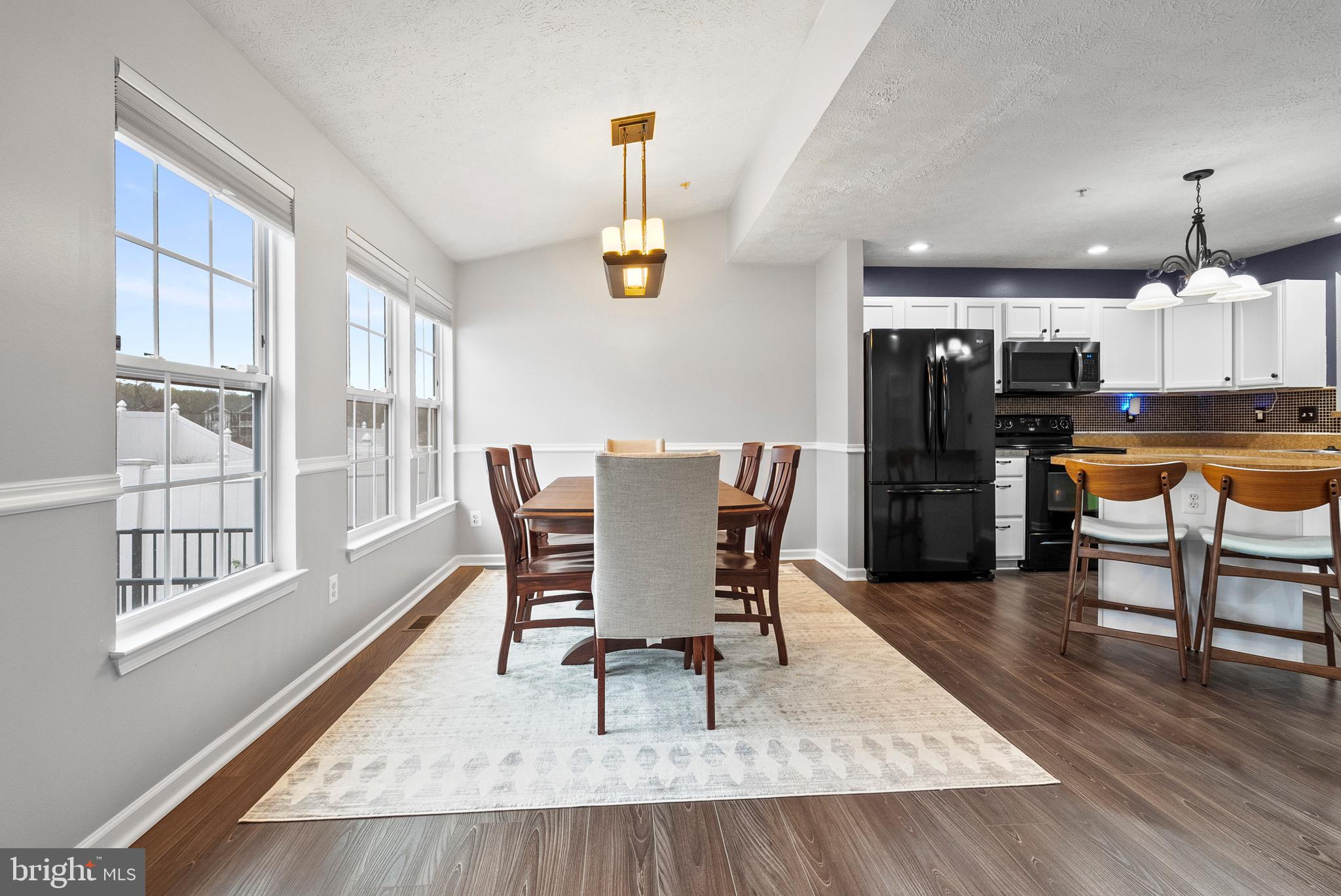 HOLLY WOODS - Residential