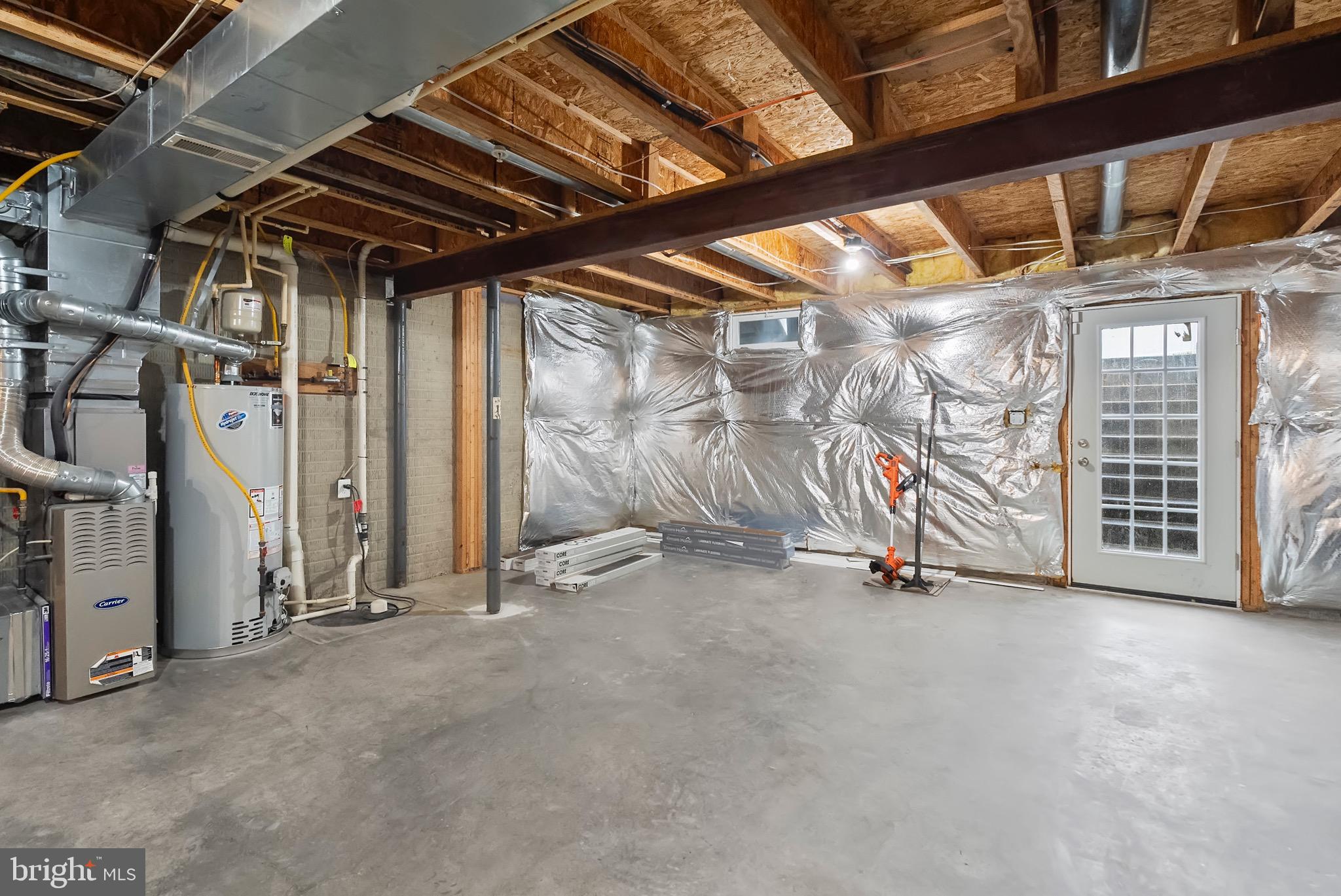 HOLLY WOODS - Residential