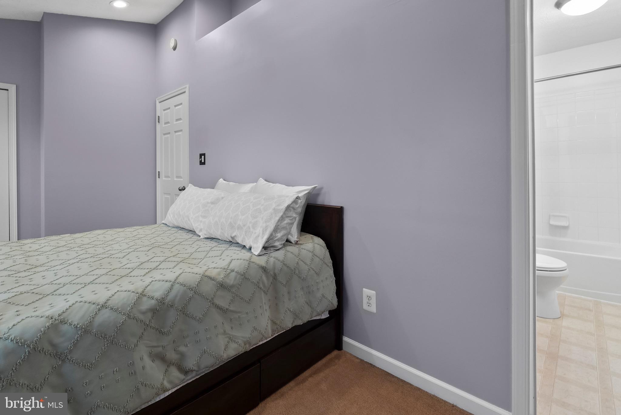 HOLLY WOODS - Residential