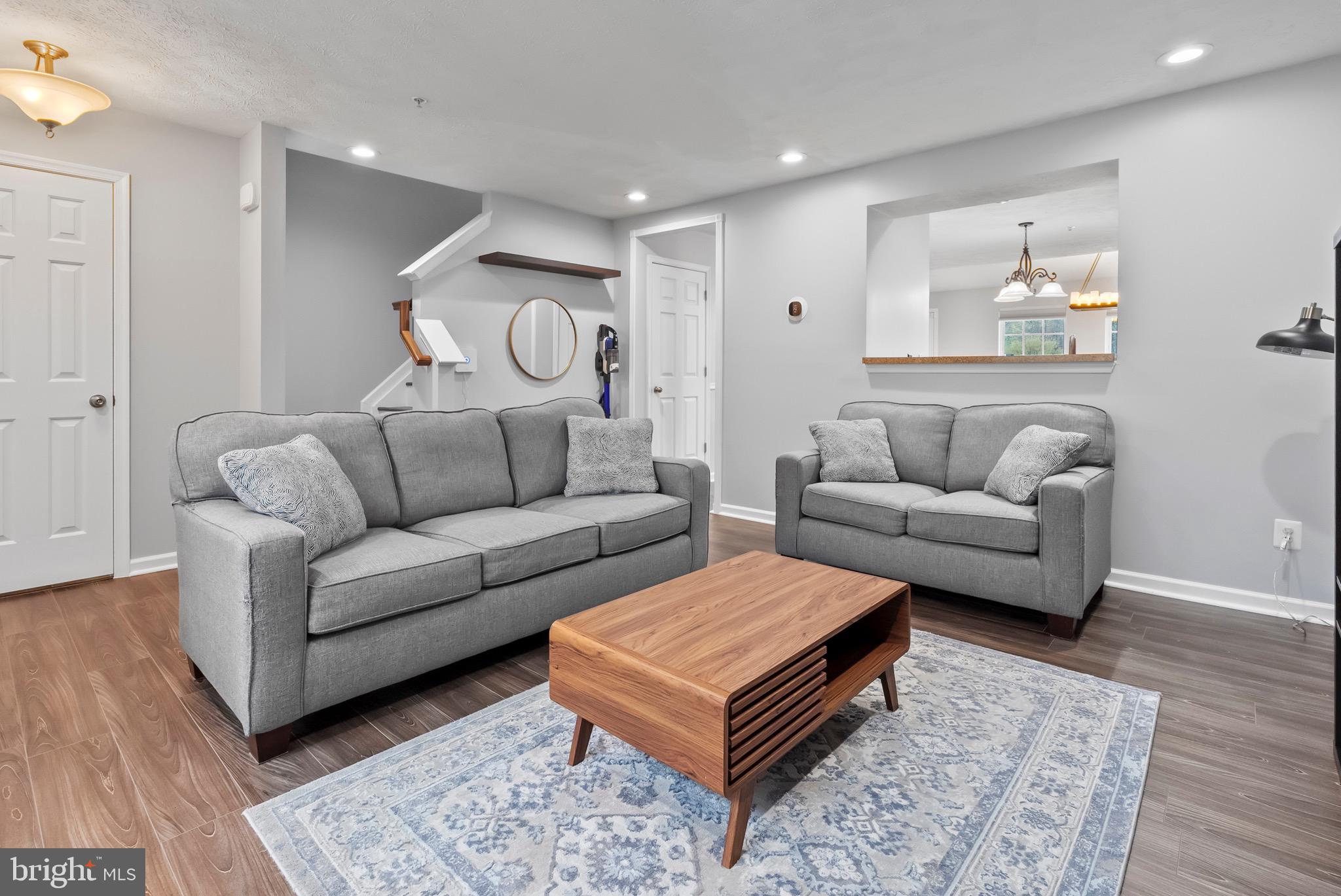 HOLLY WOODS - Residential