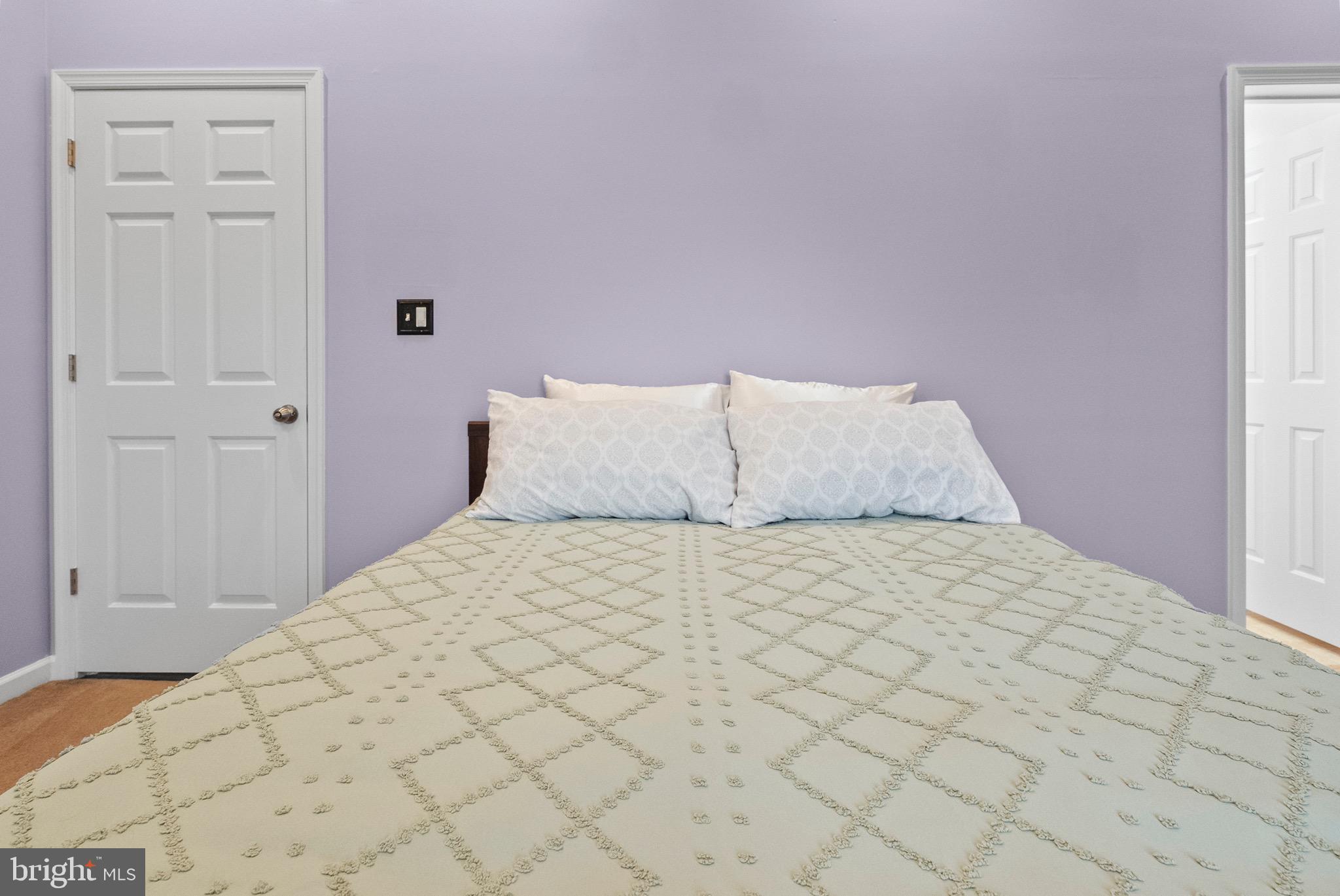 HOLLY WOODS - Residential