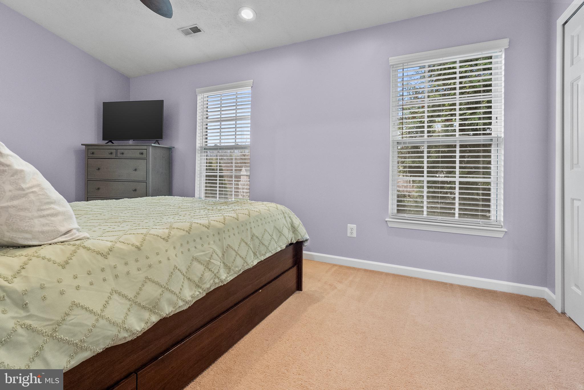 HOLLY WOODS - Residential