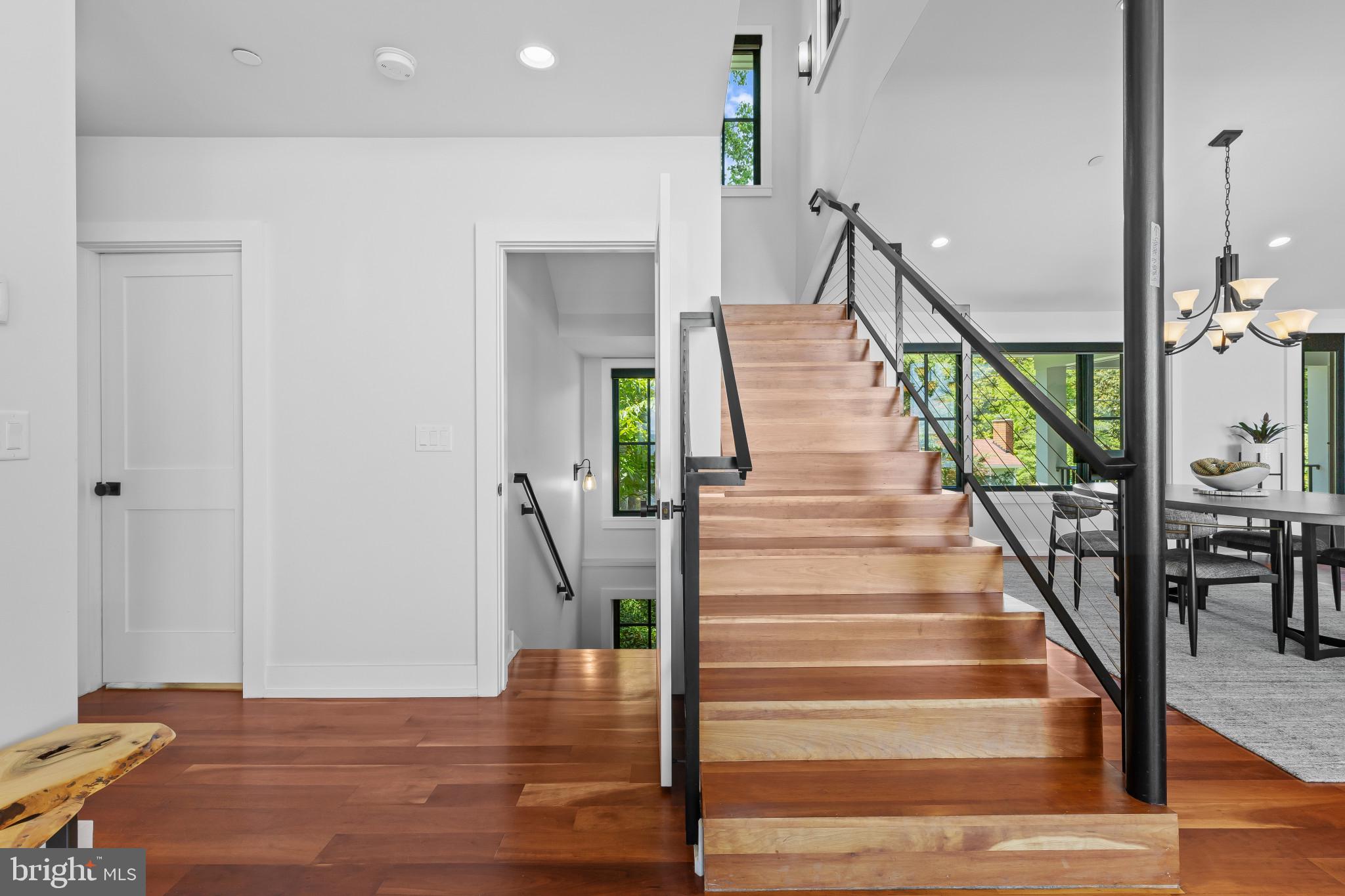 ANNAPOLIS ROADS - Residential
