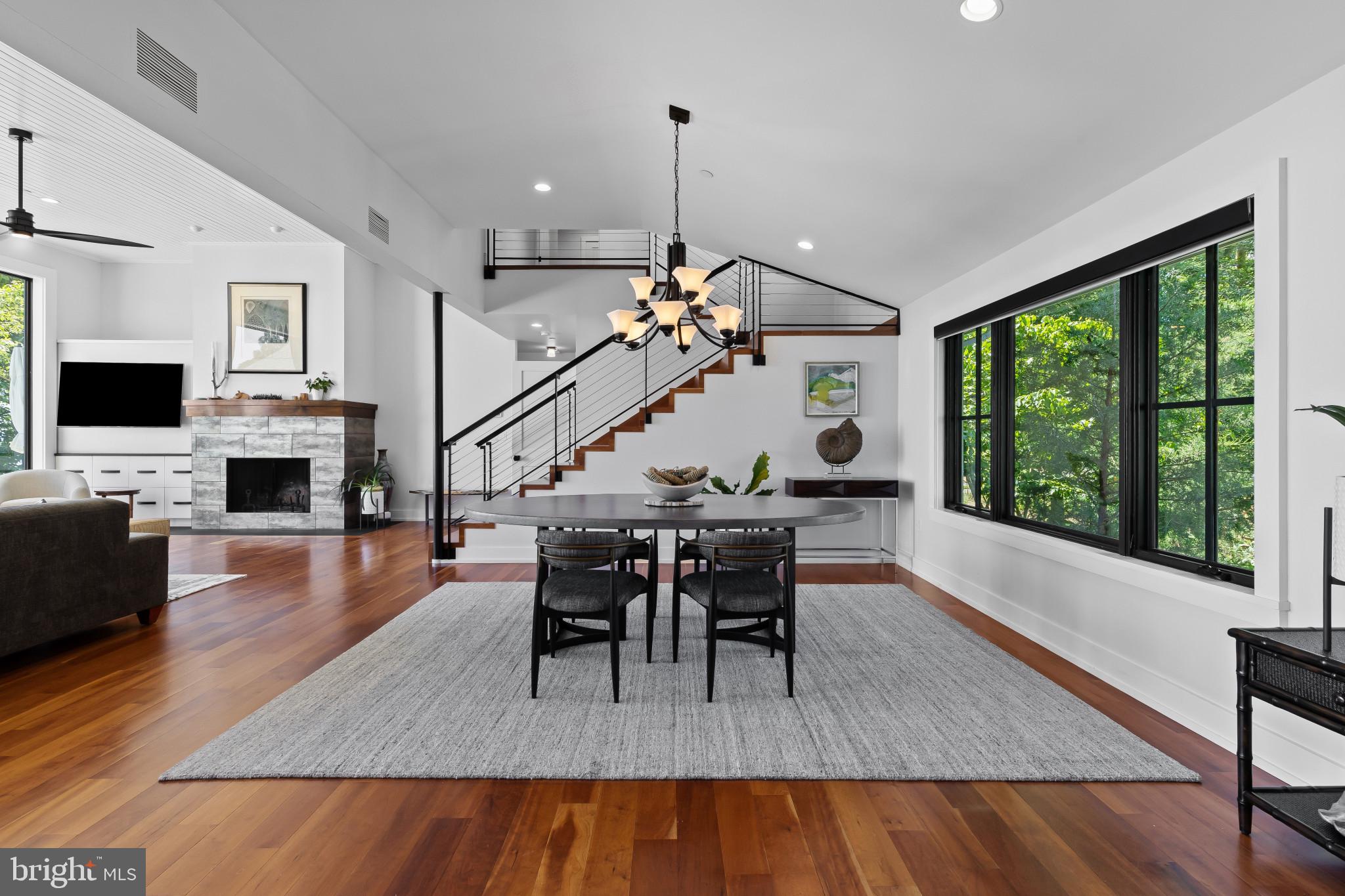 ANNAPOLIS ROADS - Residential