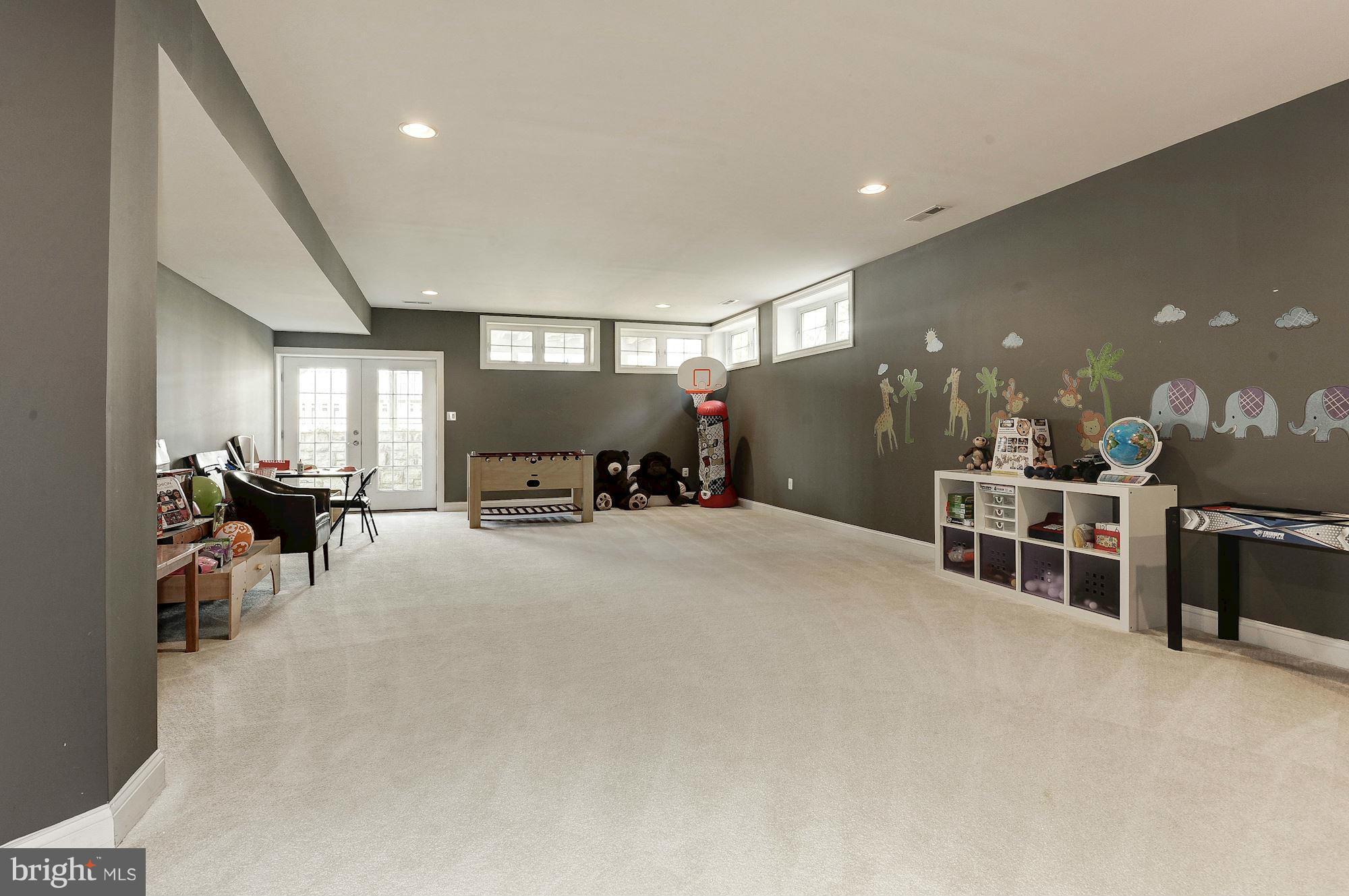 HEARTHSTONE VILLAGE OAK - Residential