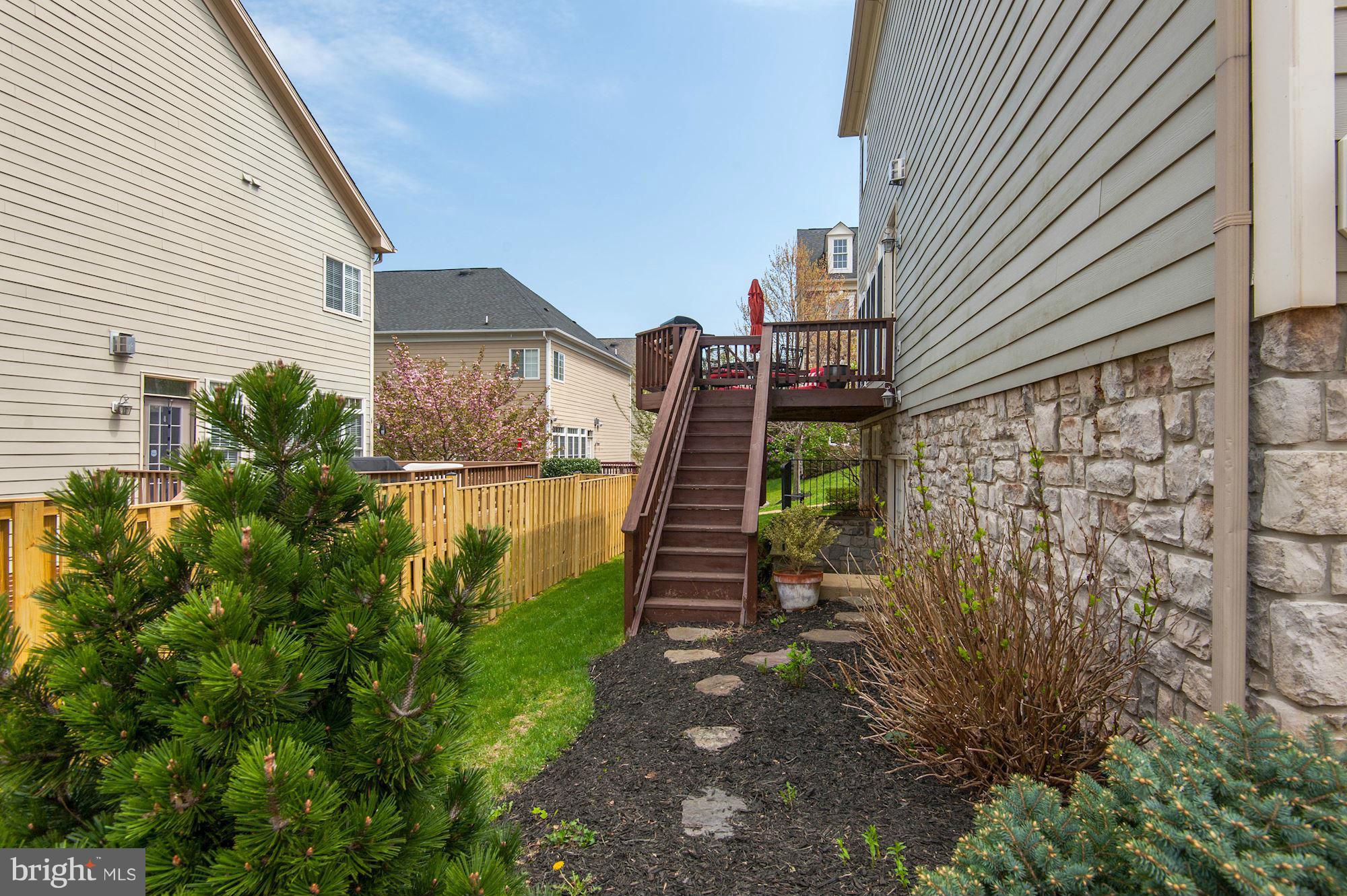 HEARTHSTONE VILLAGE OAK - Residential