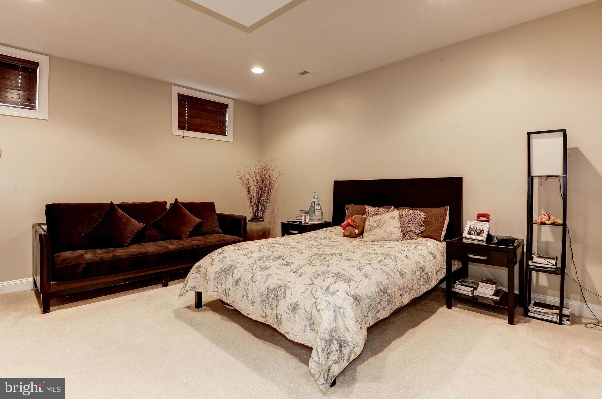 HEARTHSTONE VILLAGE OAK - Residential