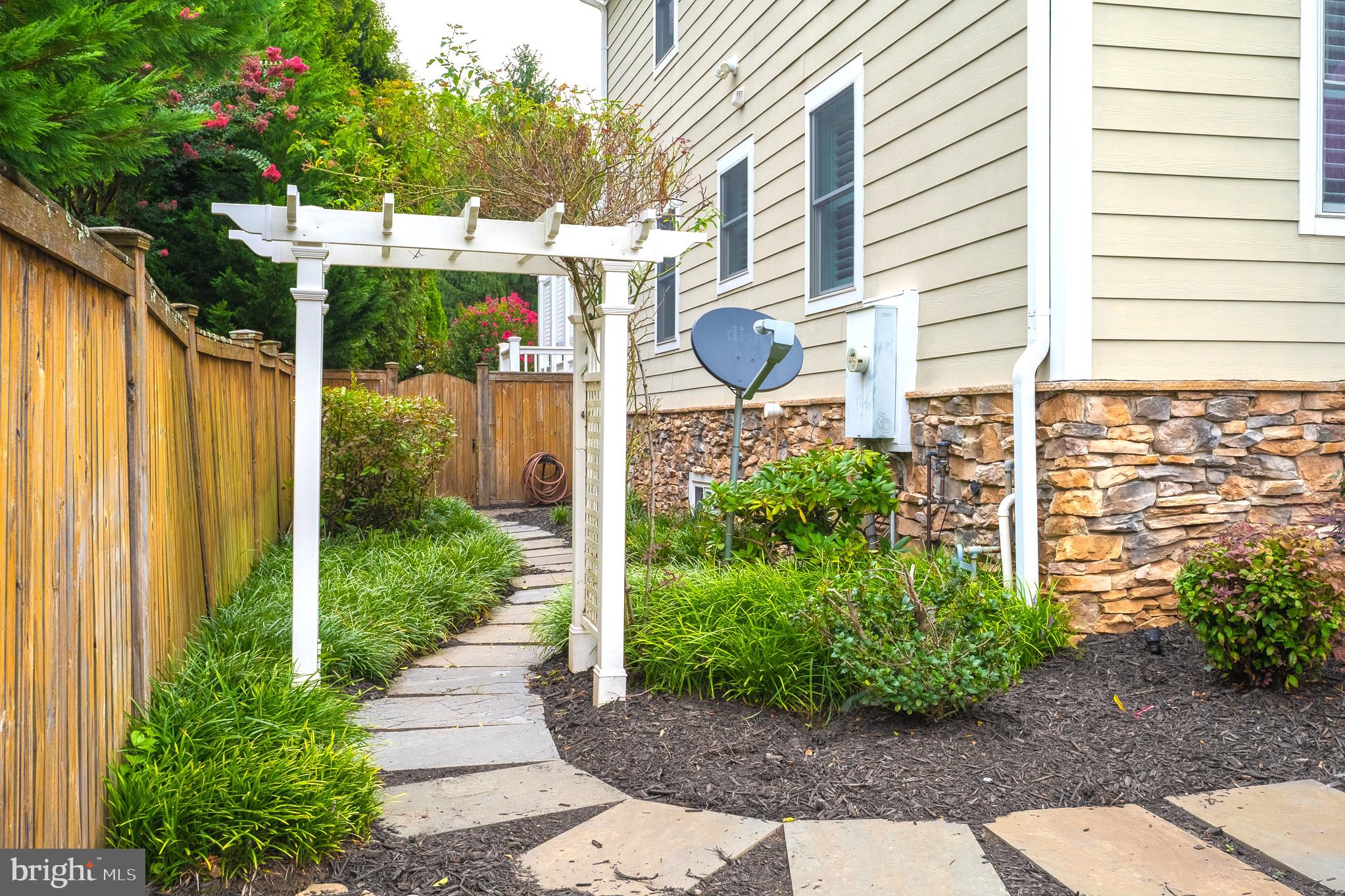 LONE OAK - Residential Lease