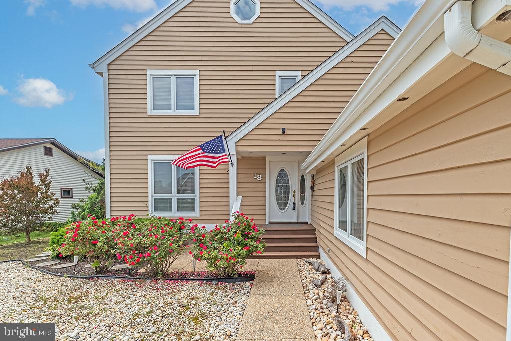 18 EBB TIDE COURT