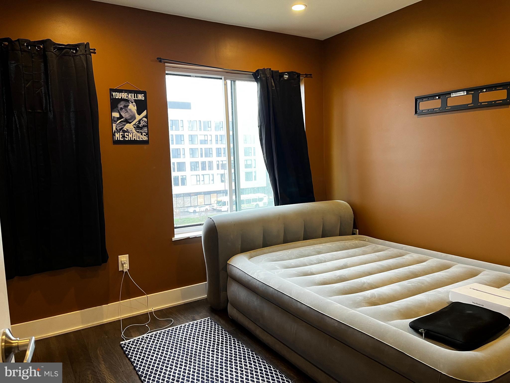 OLDE KENSINGTON - Residential