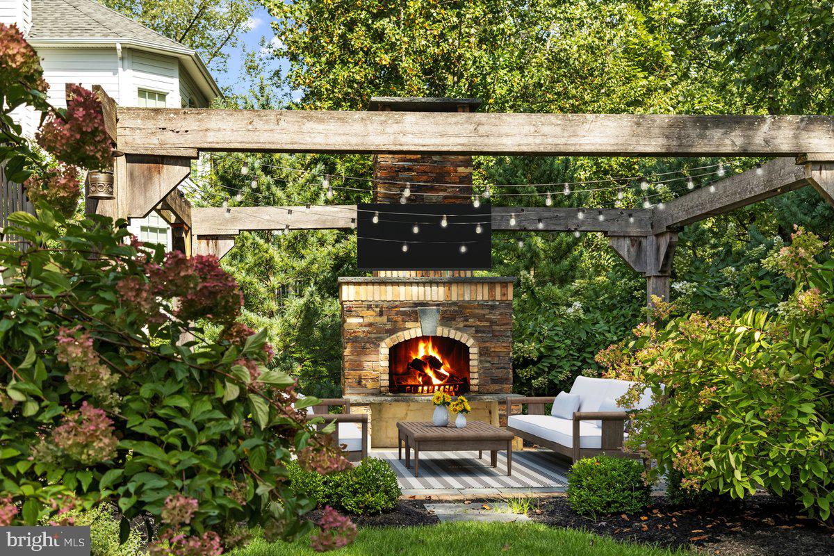 UPPER MOUNTAIN ESTS - Residential