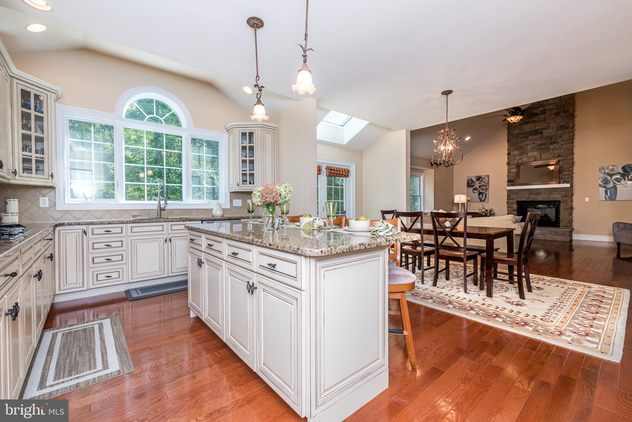 UPPER MOUNTAIN ESTS - Residential