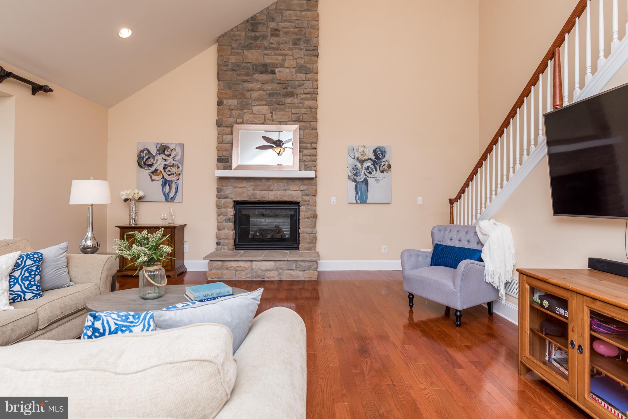 UPPER MOUNTAIN ESTS - Residential