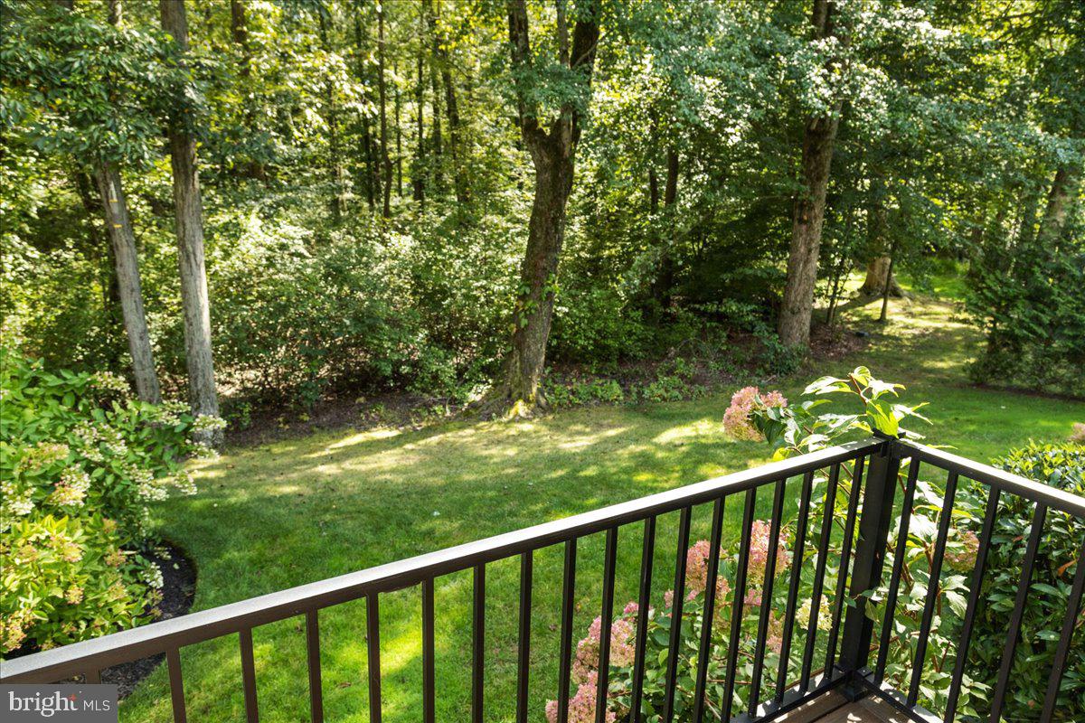 UPPER MOUNTAIN ESTS - Residential