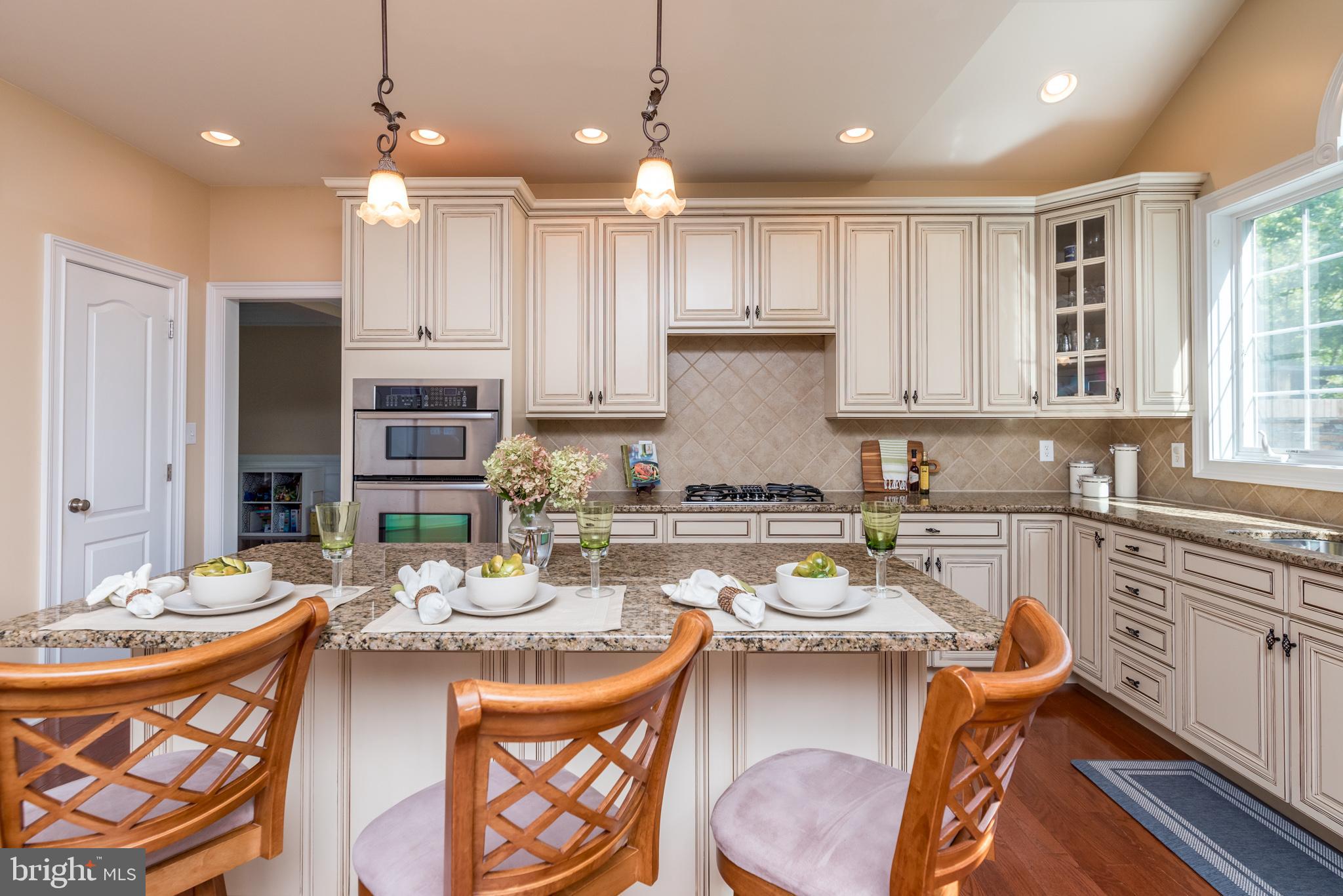 UPPER MOUNTAIN ESTS - Residential