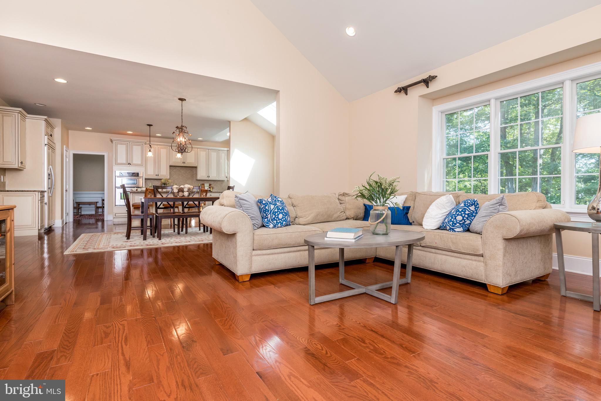 UPPER MOUNTAIN ESTS - Residential