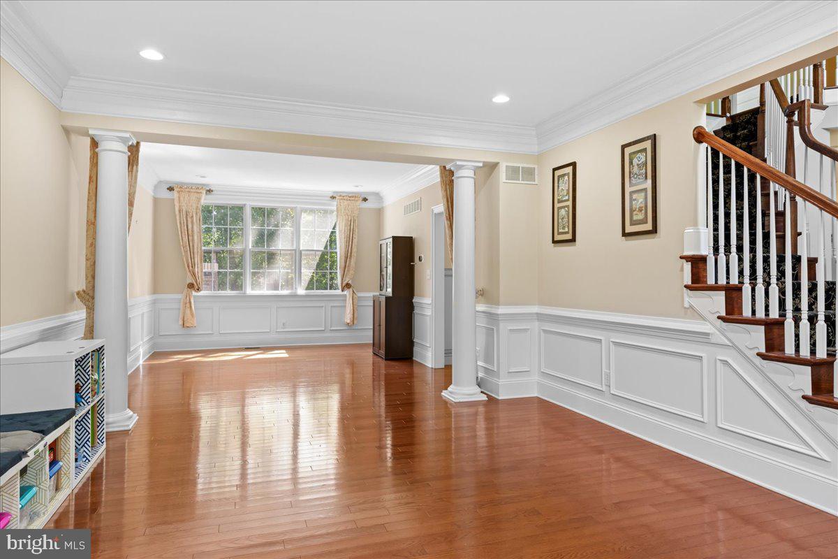 UPPER MOUNTAIN ESTS - Residential