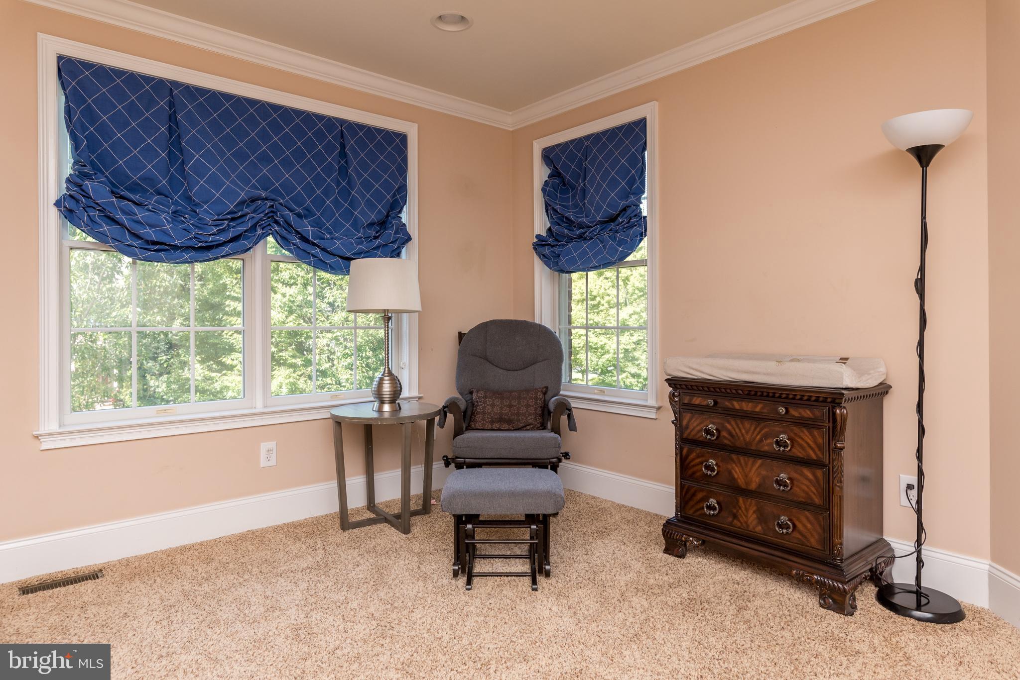 UPPER MOUNTAIN ESTS - Residential