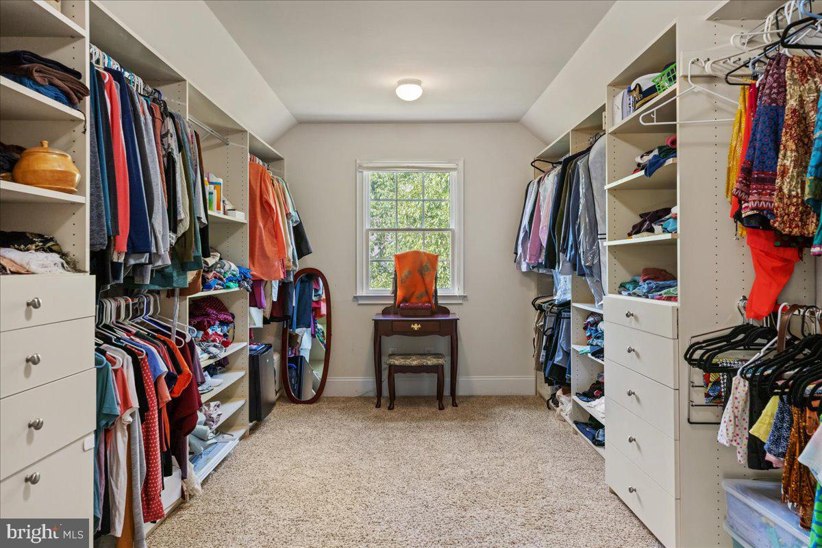 UPPER MOUNTAIN ESTS - Residential