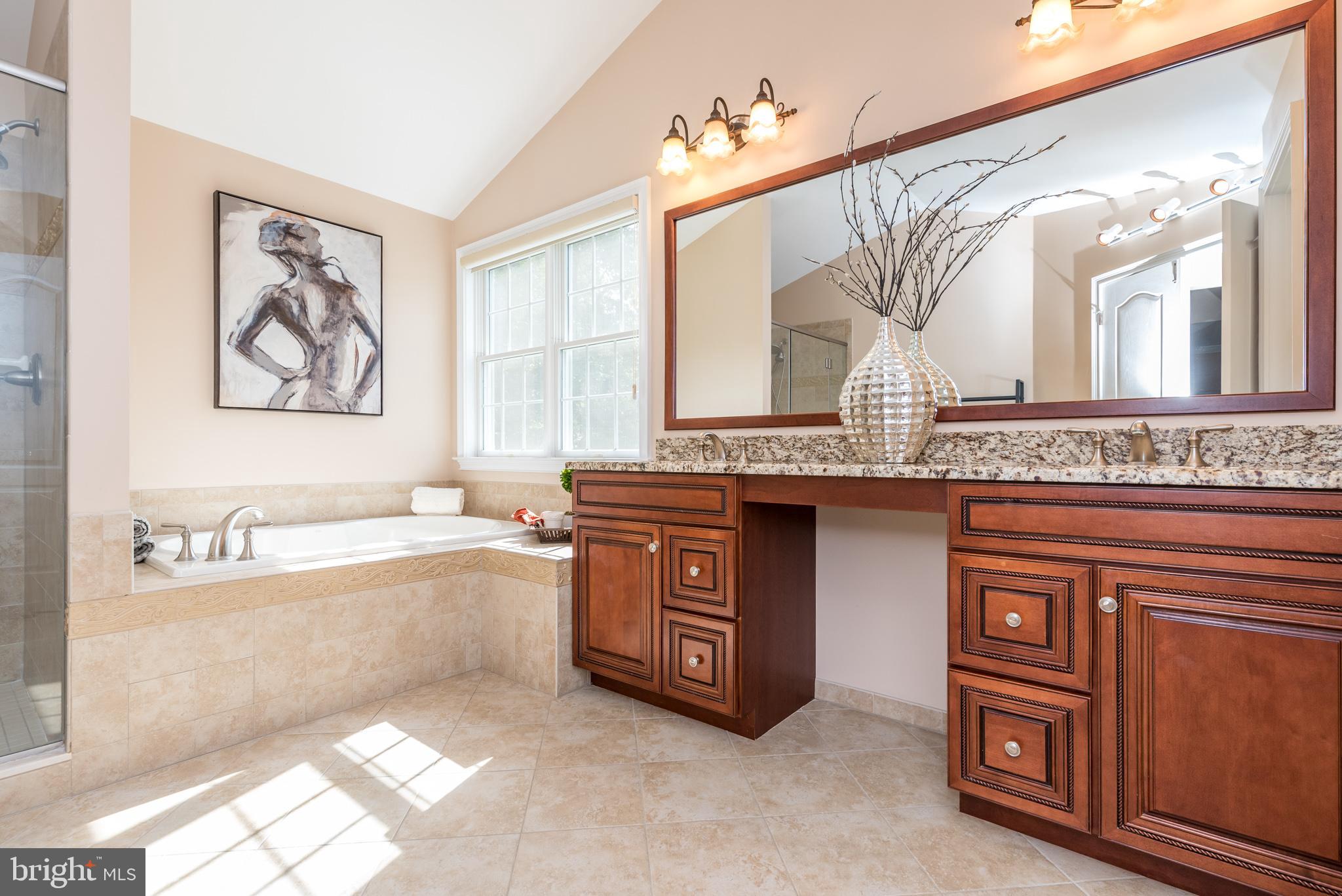 UPPER MOUNTAIN ESTS - Residential