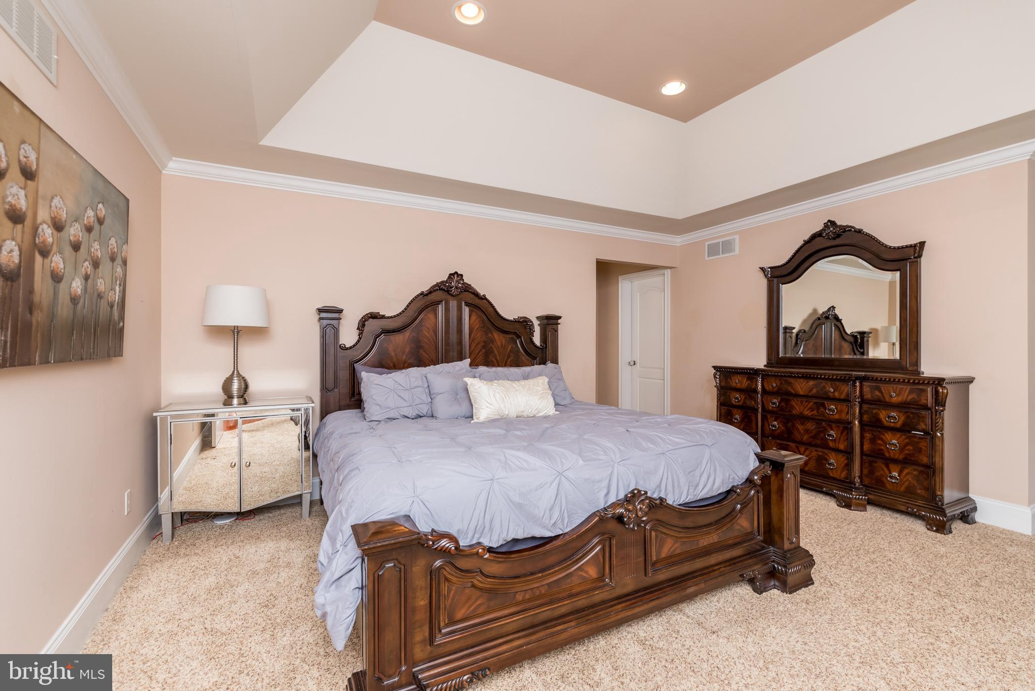 UPPER MOUNTAIN ESTS - Residential