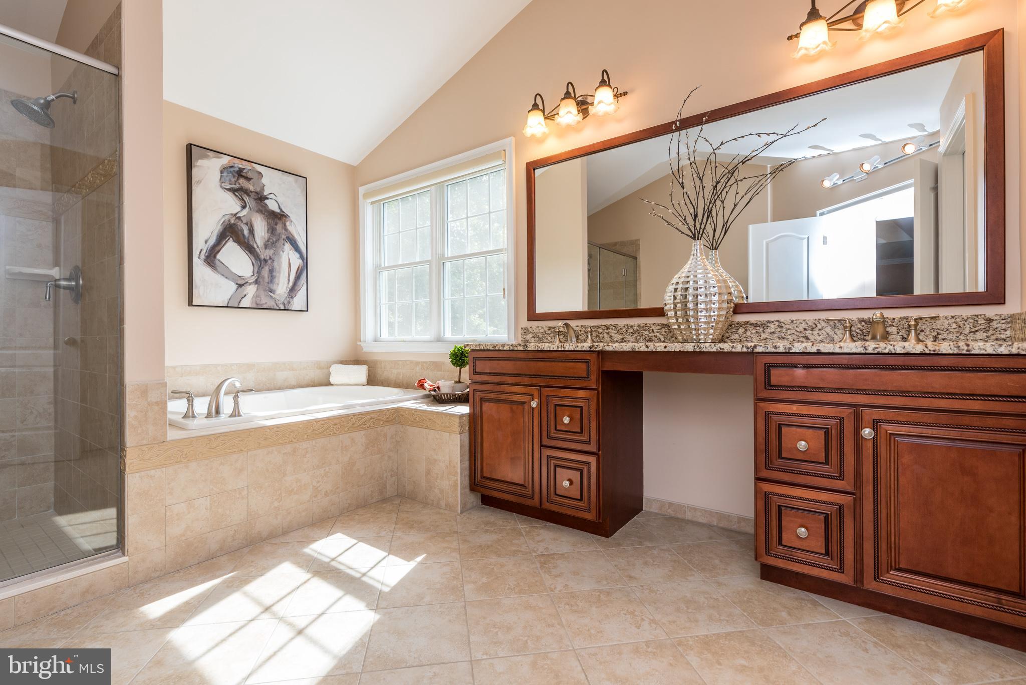 UPPER MOUNTAIN ESTS - Residential