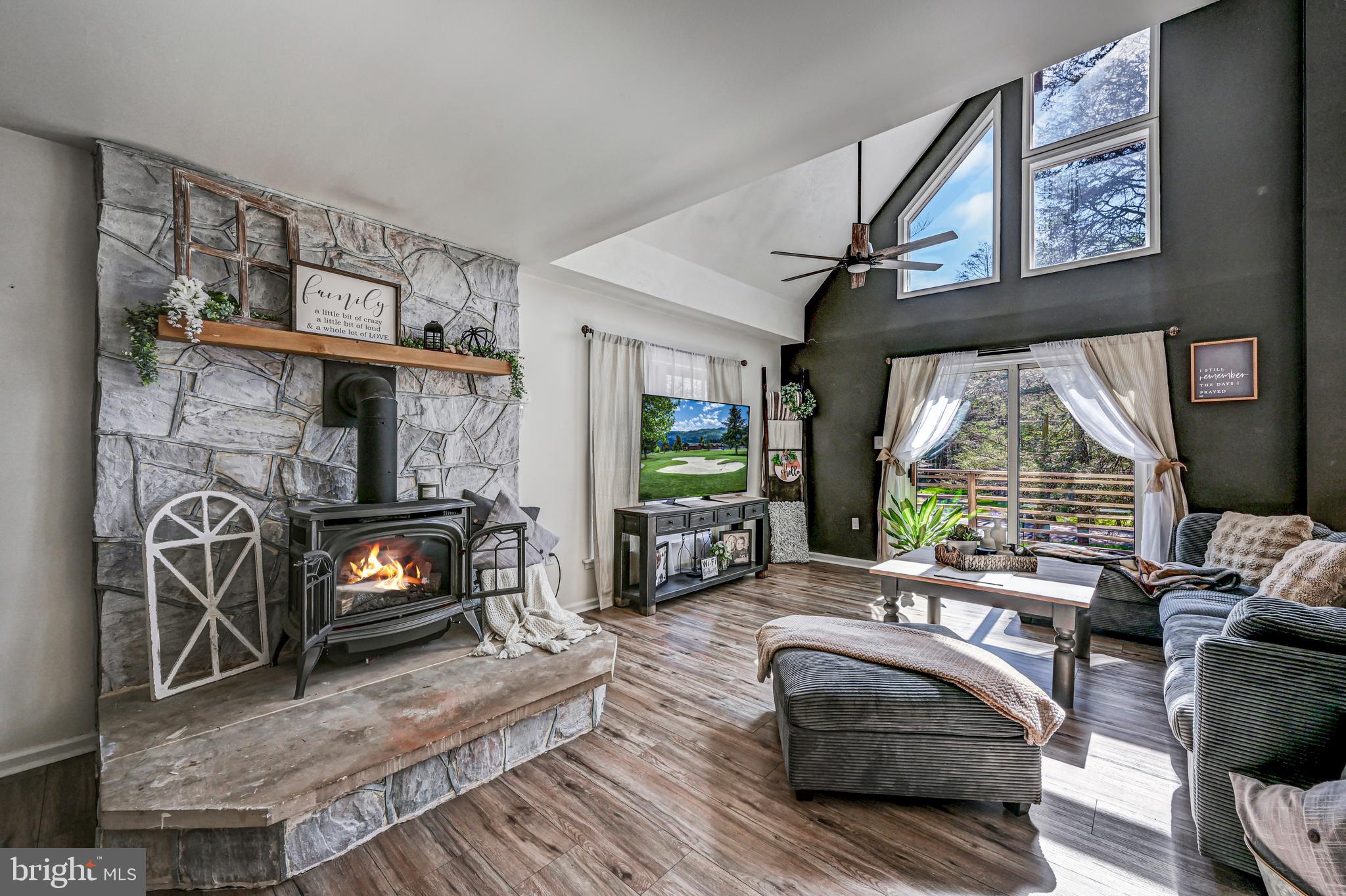 HOLIDAY POCONO - Residential