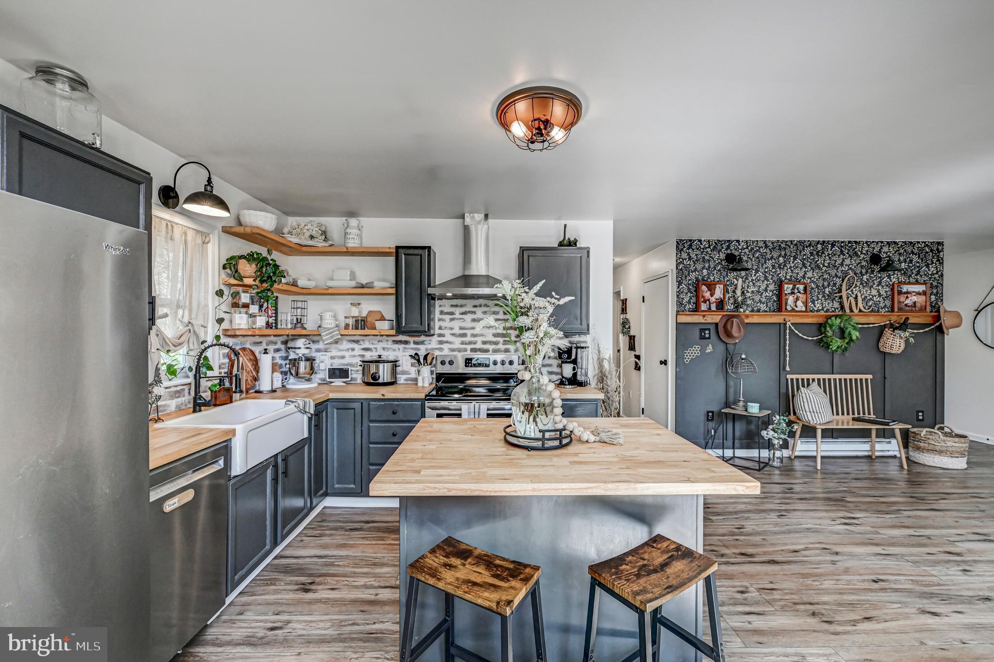 HOLIDAY POCONO - Residential