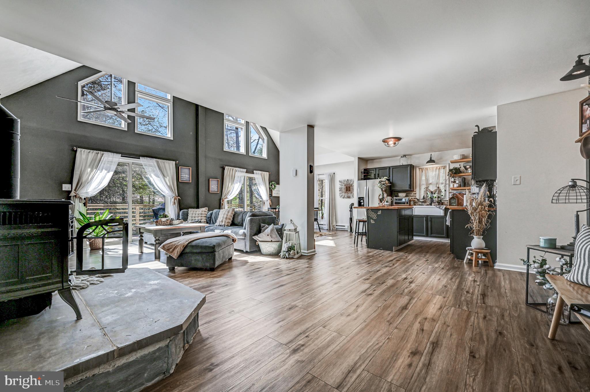HOLIDAY POCONO - Residential