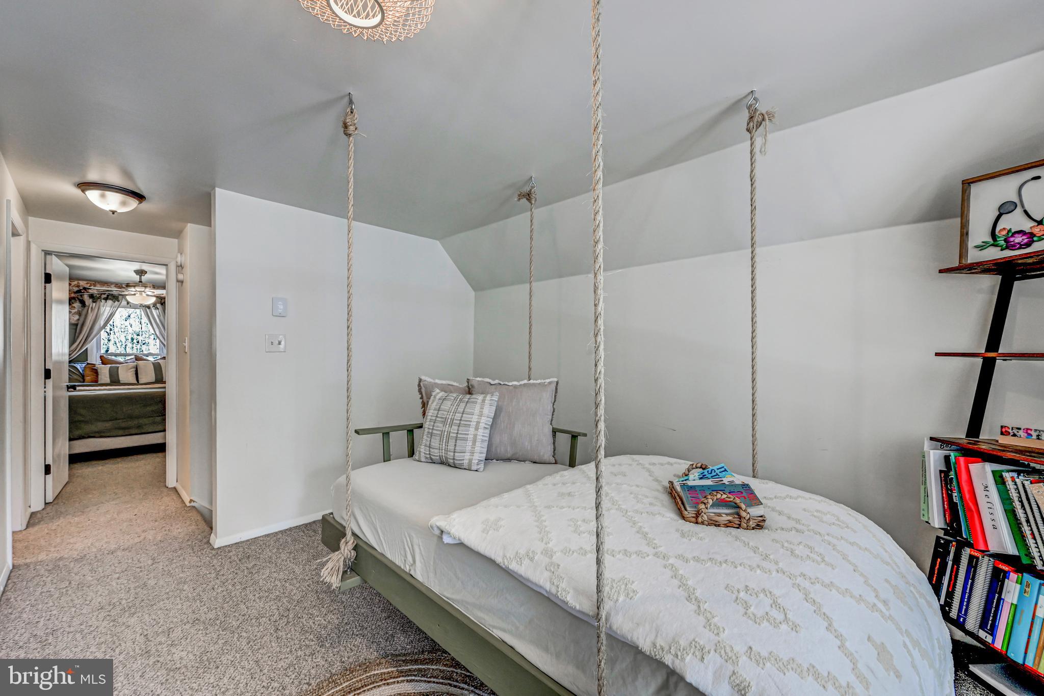 HOLIDAY POCONO - Residential