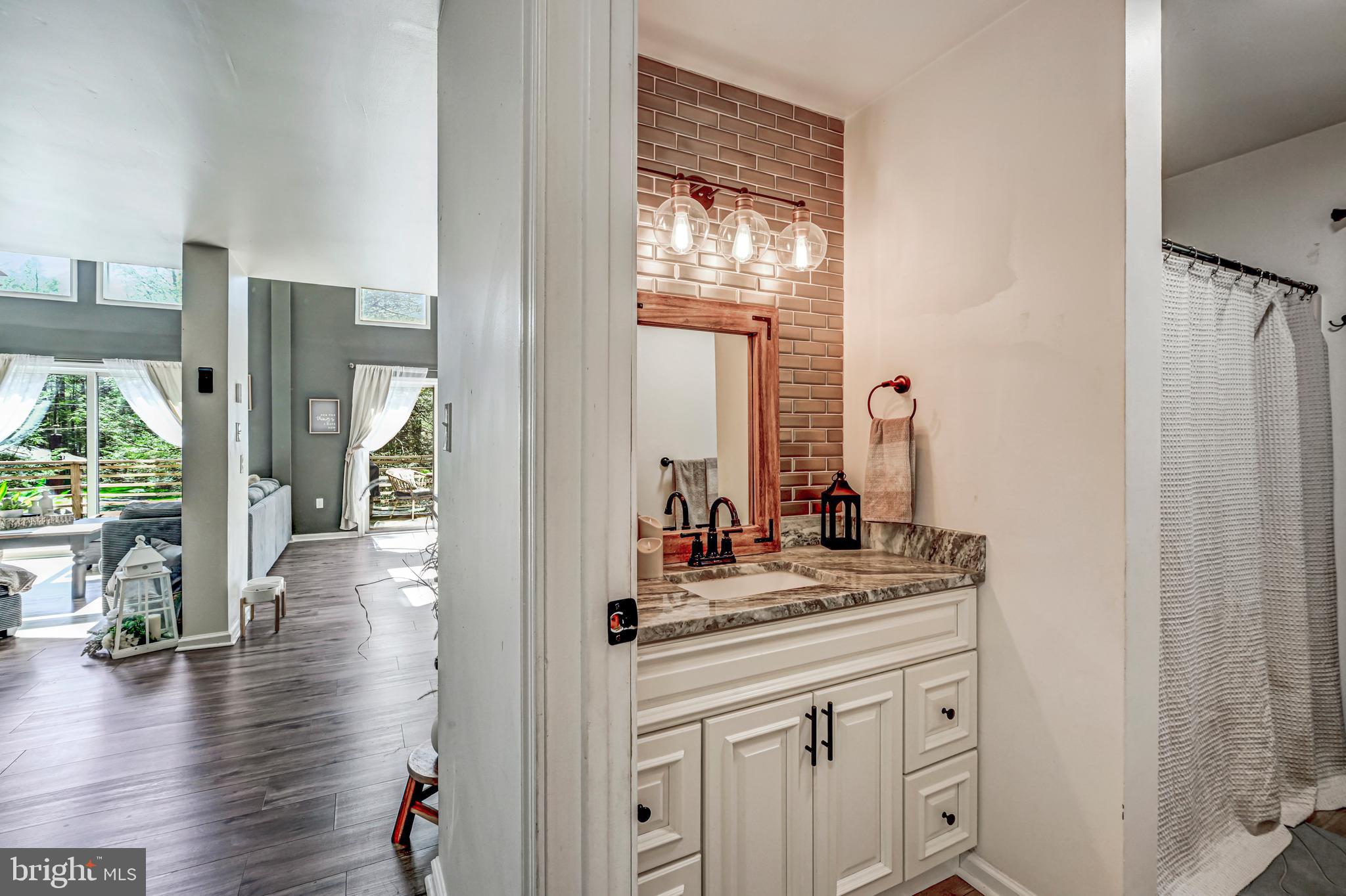 HOLIDAY POCONO - Residential