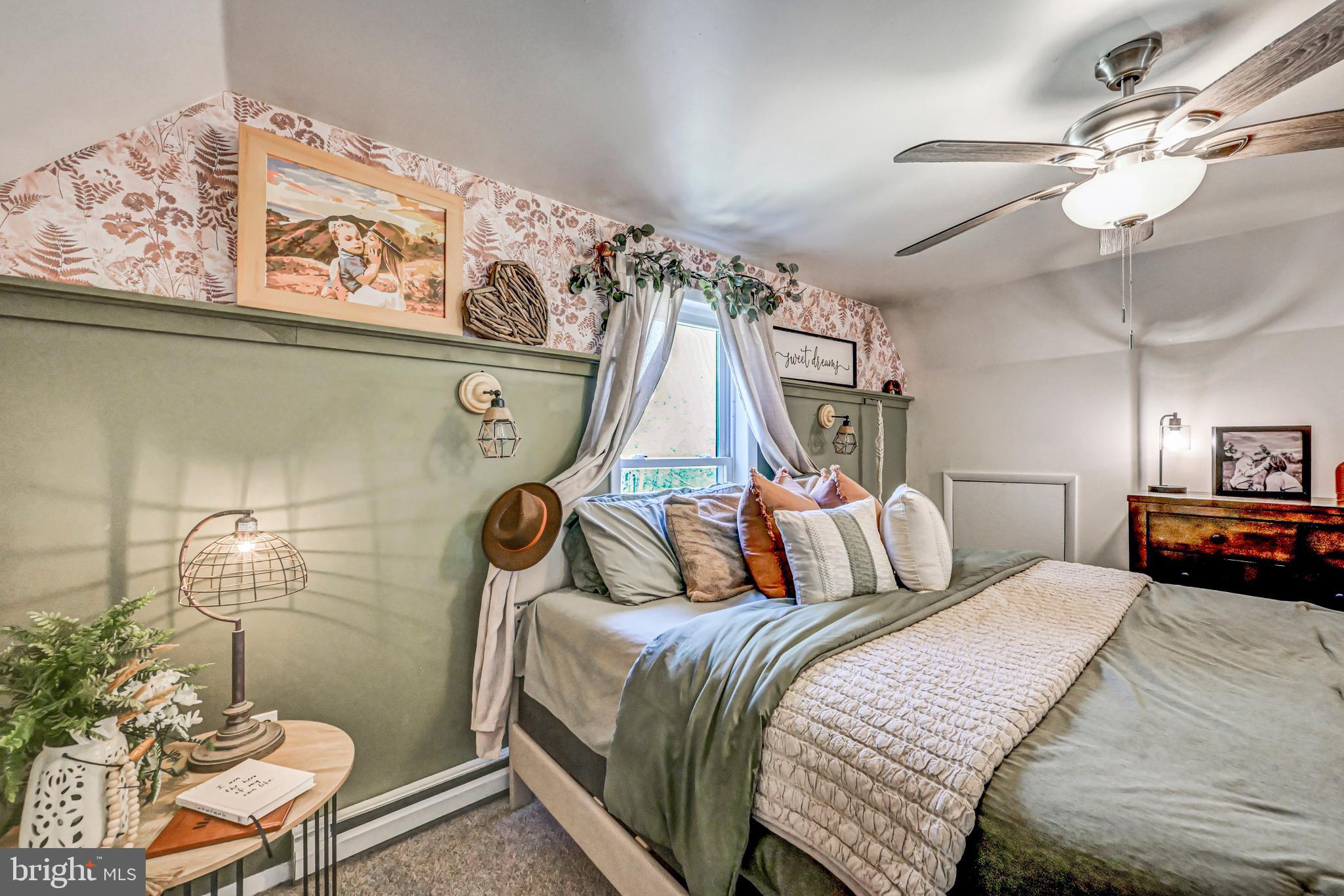 HOLIDAY POCONO - Residential