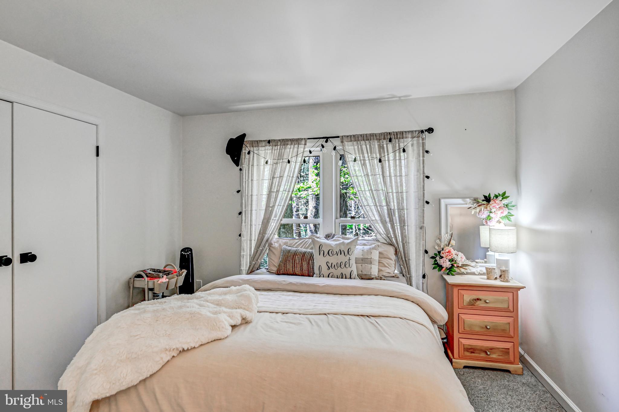HOLIDAY POCONO - Residential