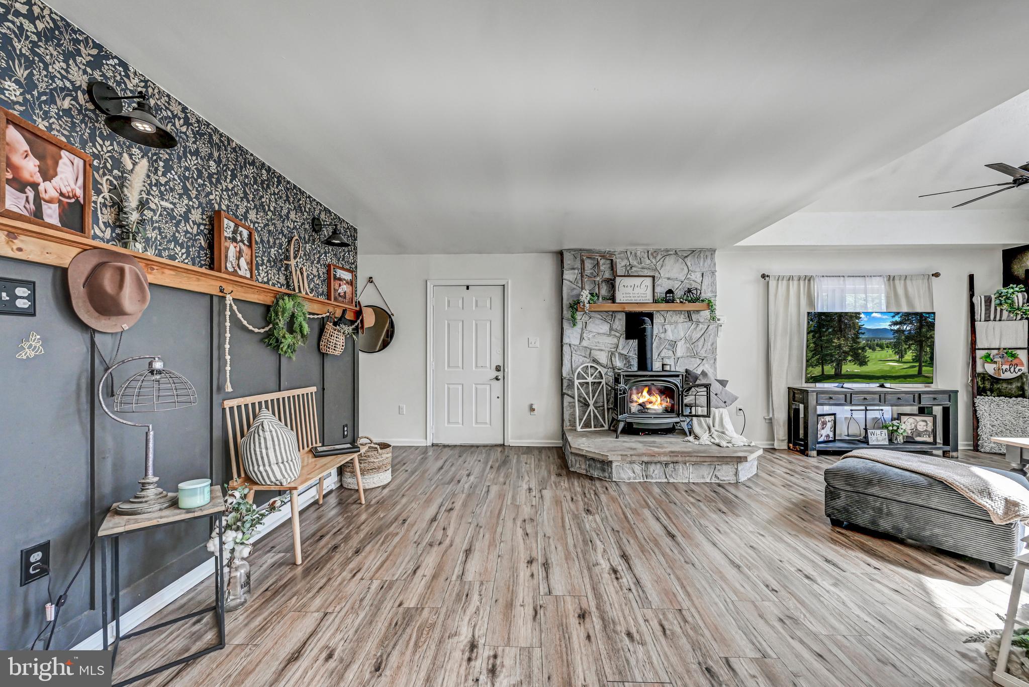 HOLIDAY POCONO - Residential