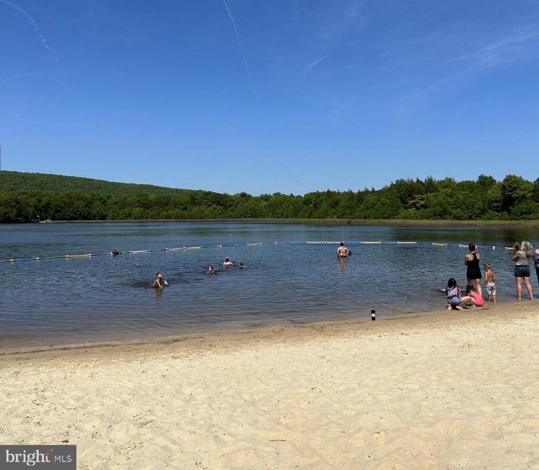 HOLIDAY POCONO - Residential