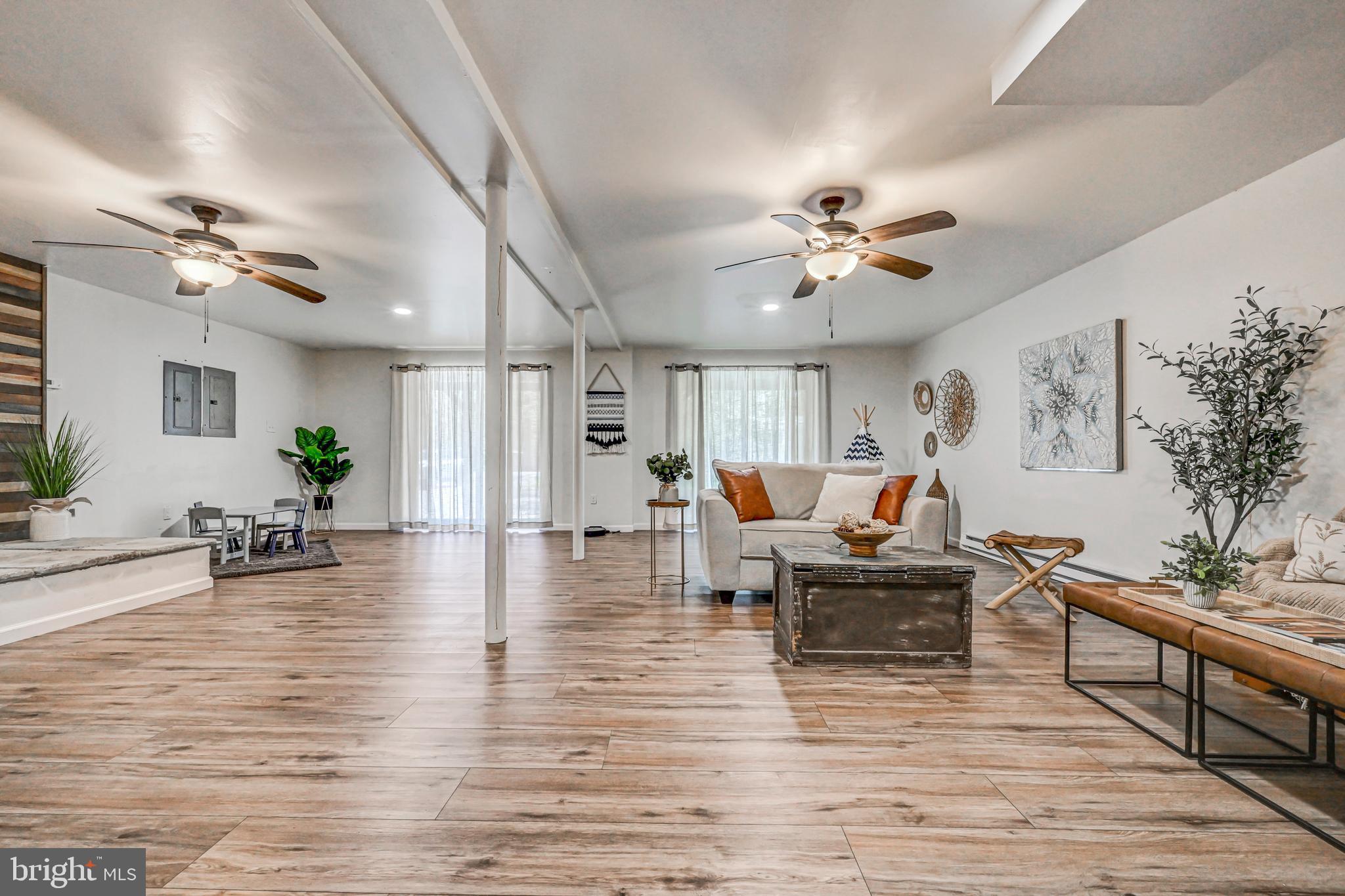 HOLIDAY POCONO - Residential