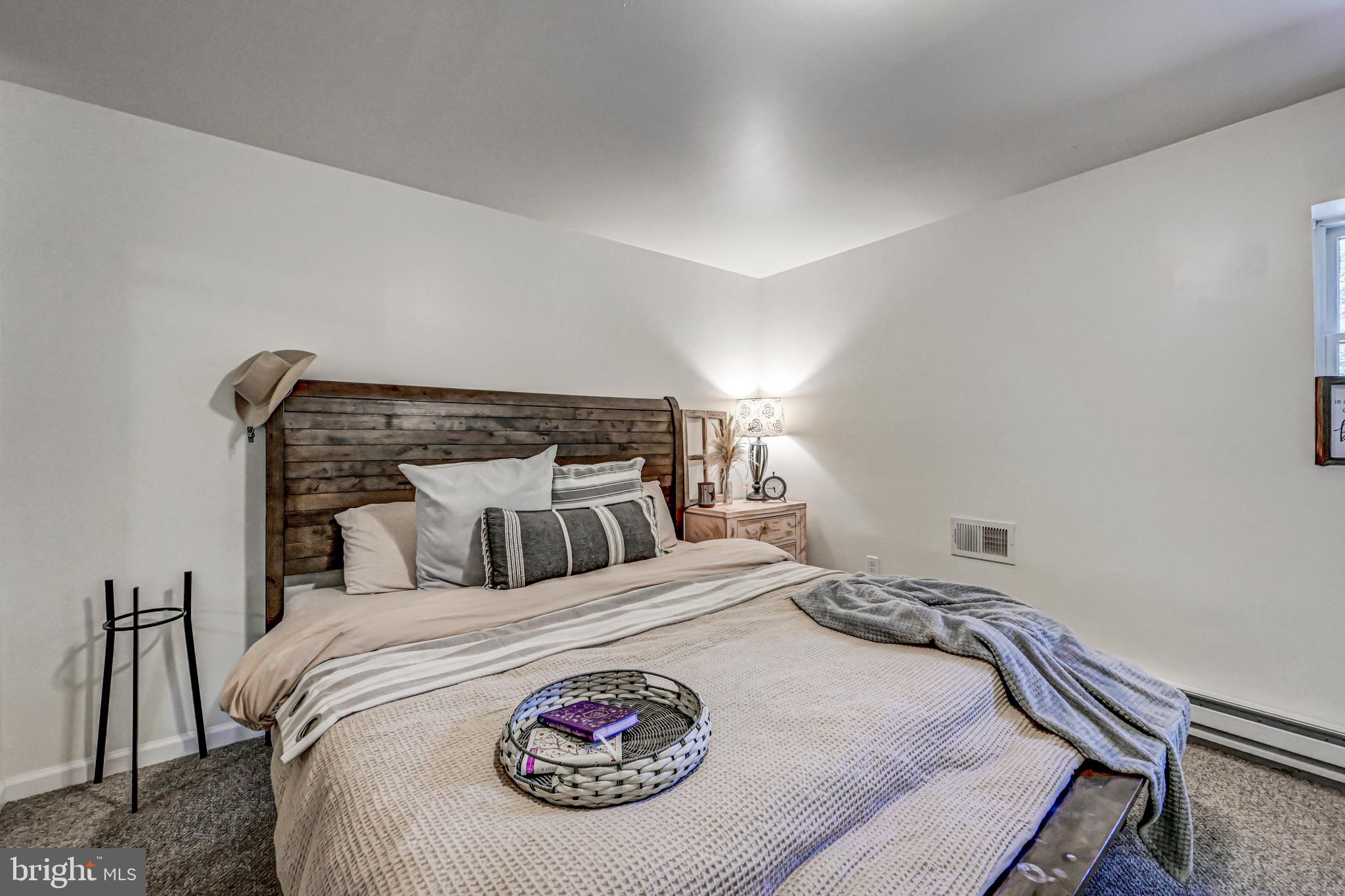HOLIDAY POCONO - Residential