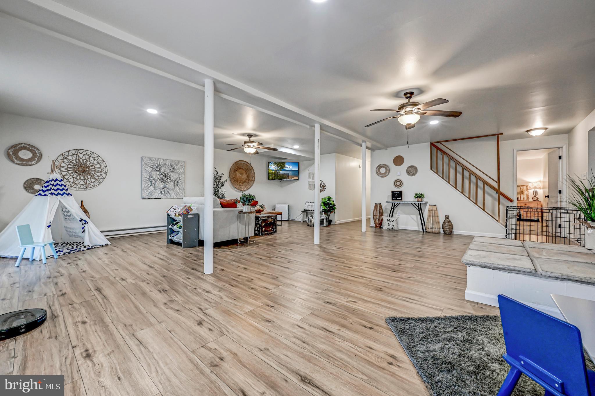 HOLIDAY POCONO - Residential