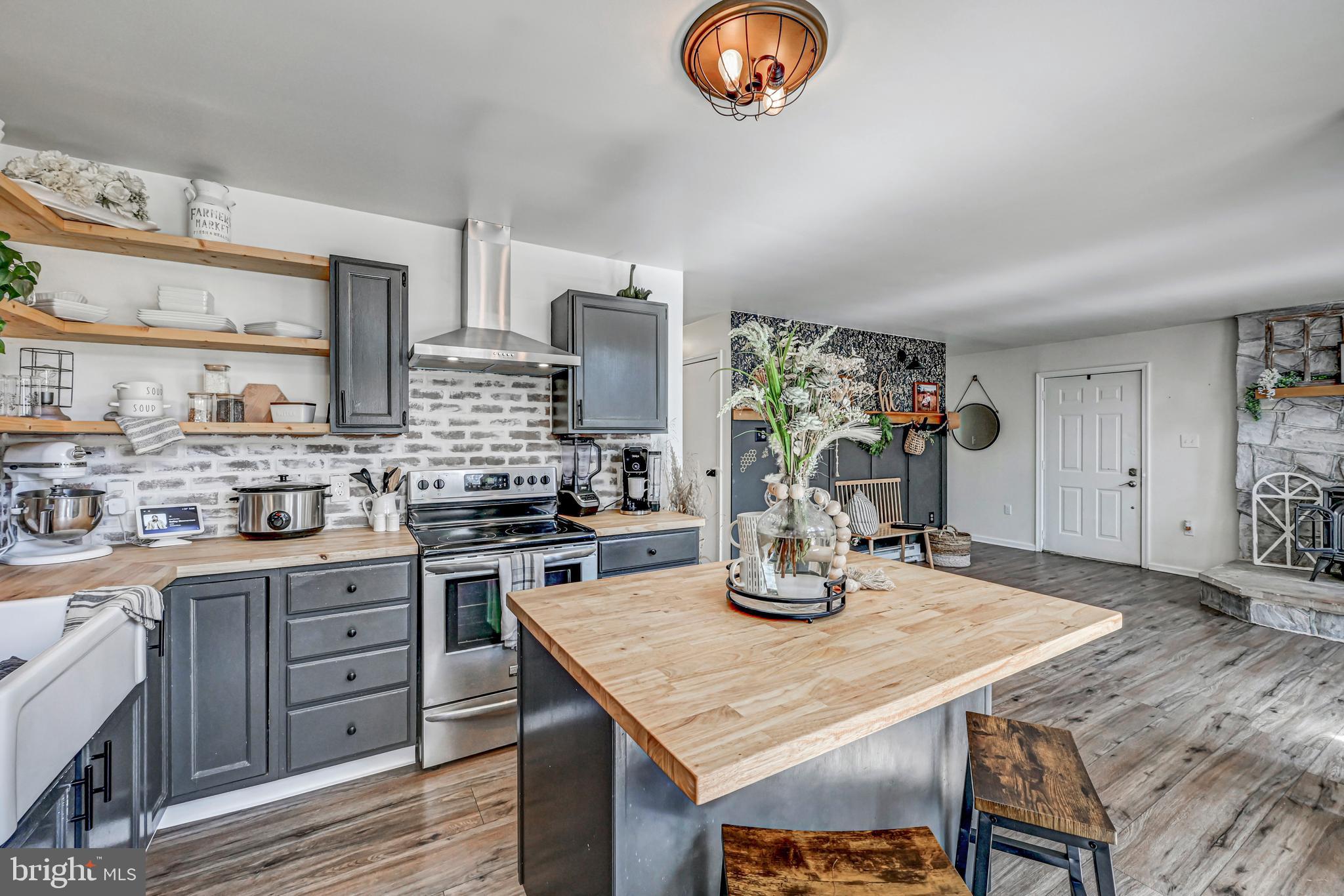 HOLIDAY POCONO - Residential