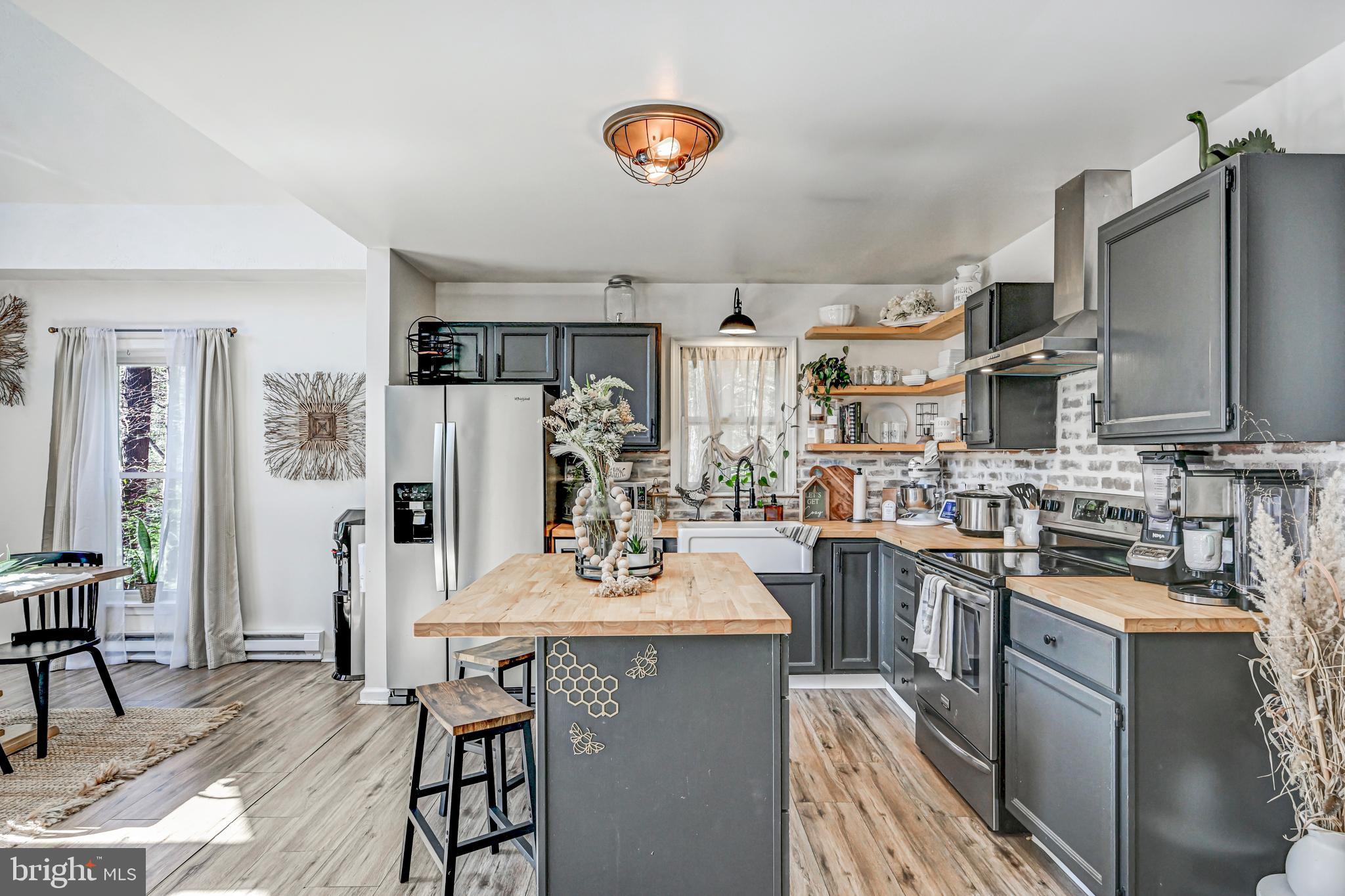 HOLIDAY POCONO - Residential