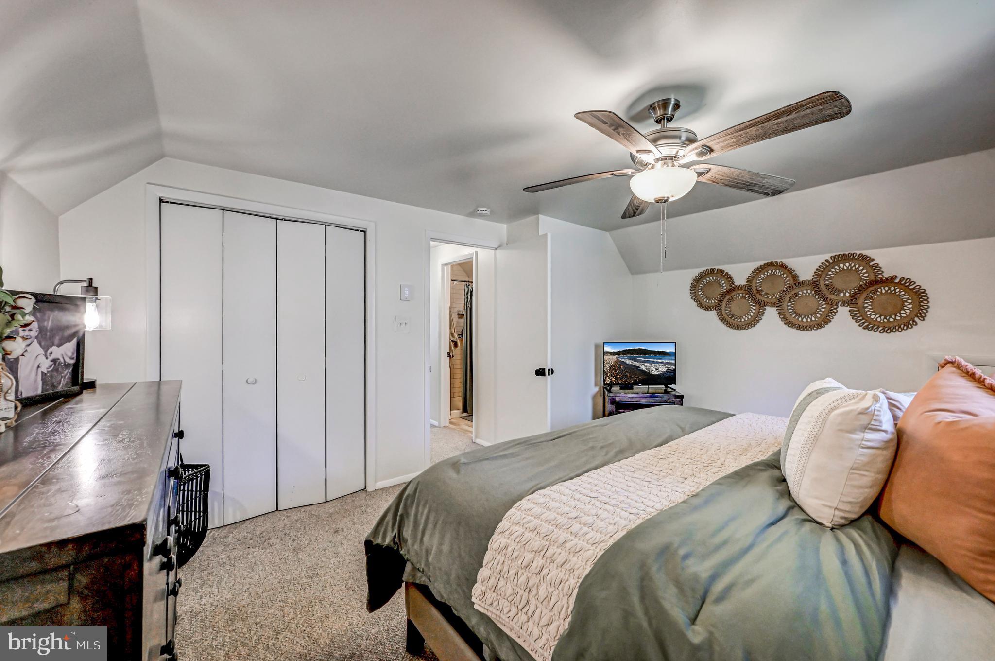 HOLIDAY POCONO - Residential