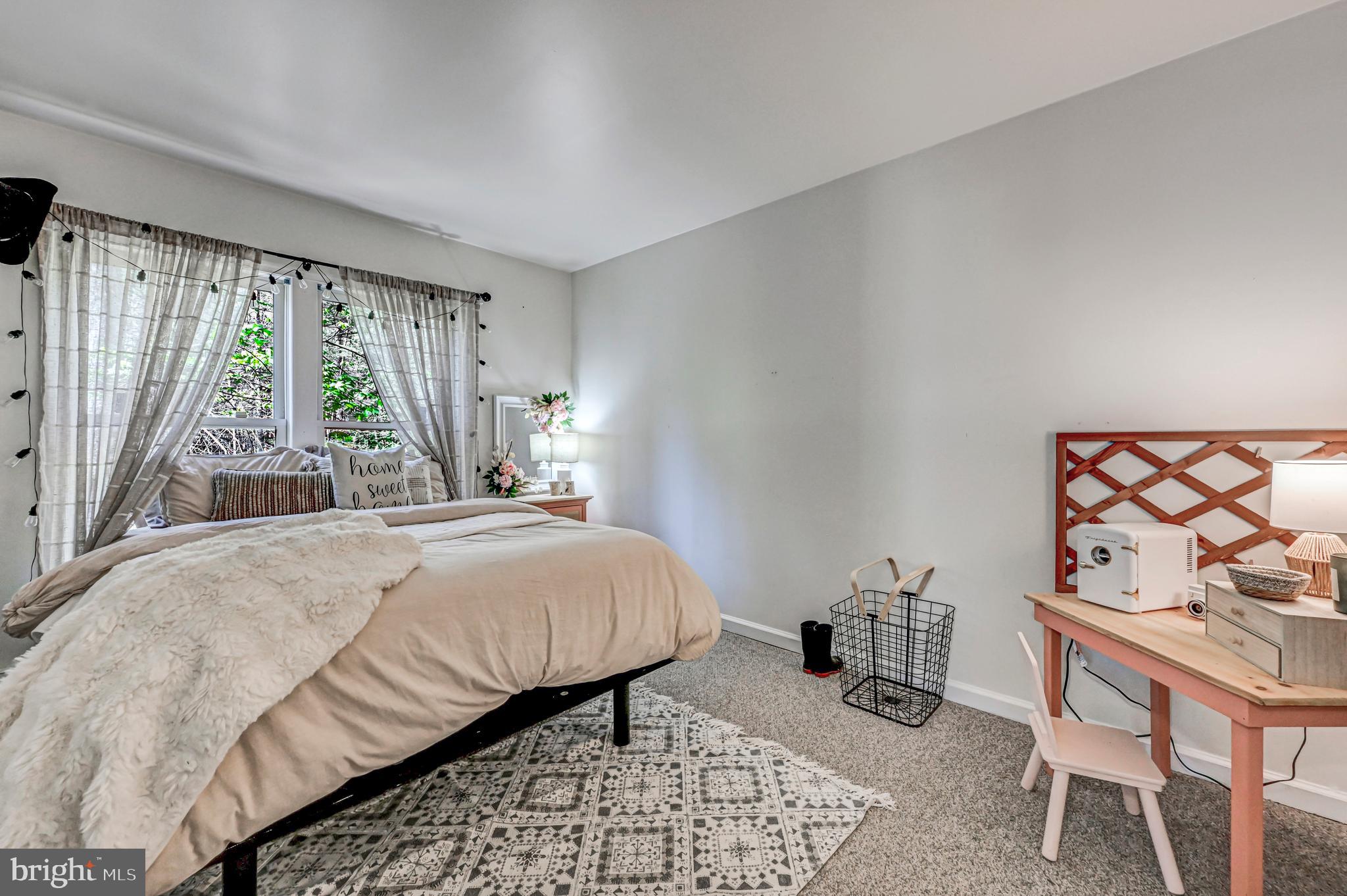 HOLIDAY POCONO - Residential