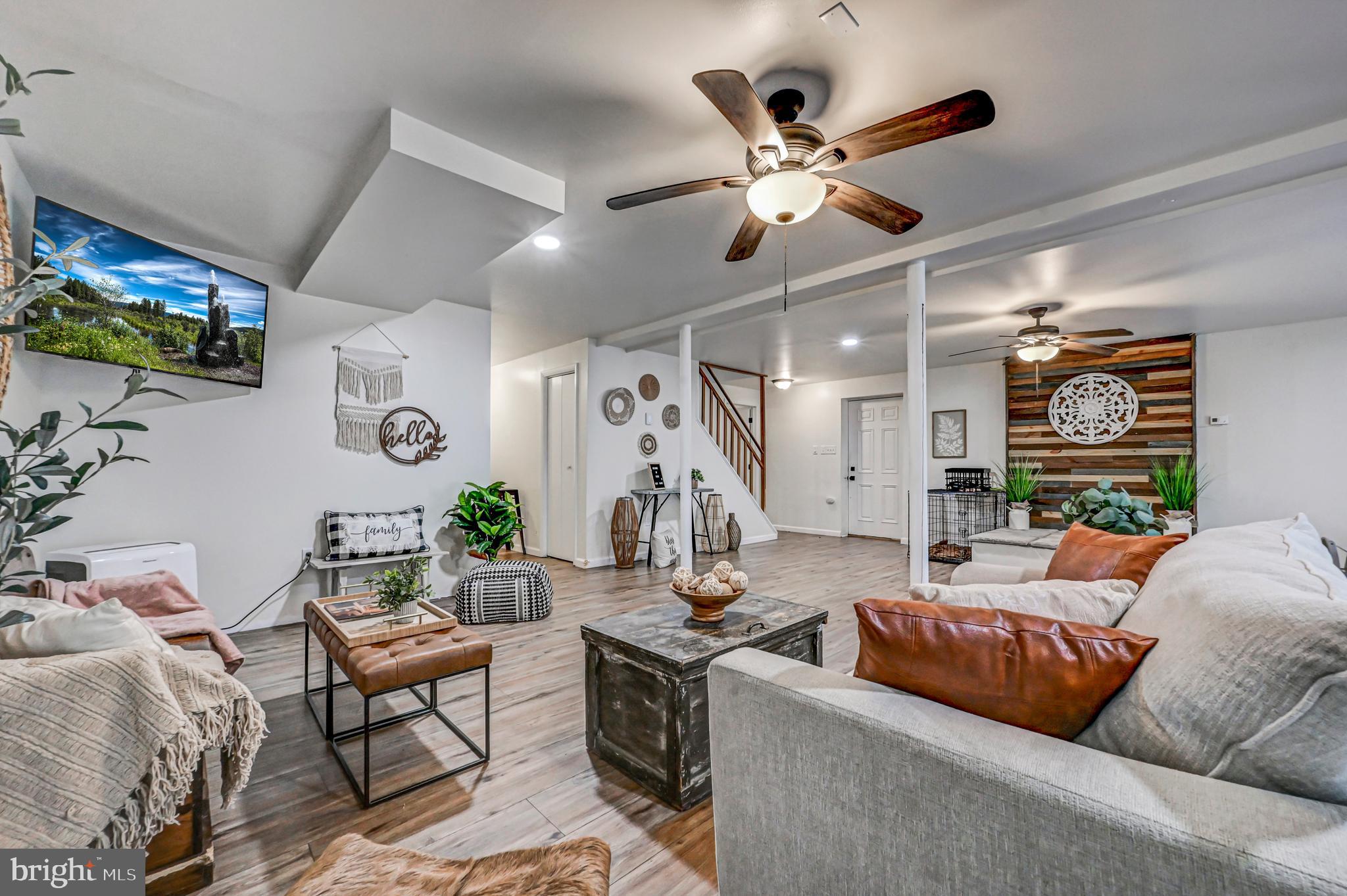 HOLIDAY POCONO - Residential