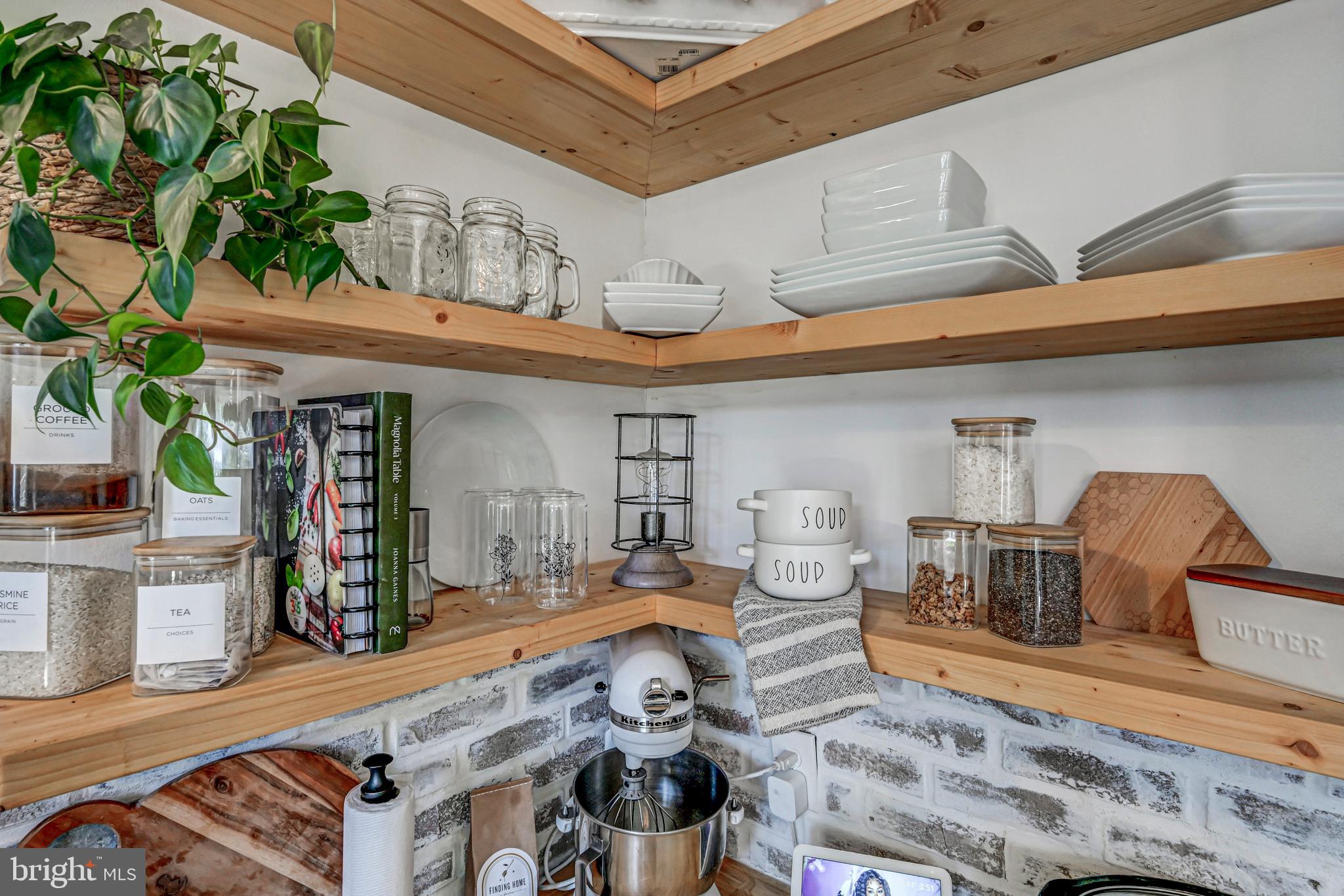 HOLIDAY POCONO - Residential