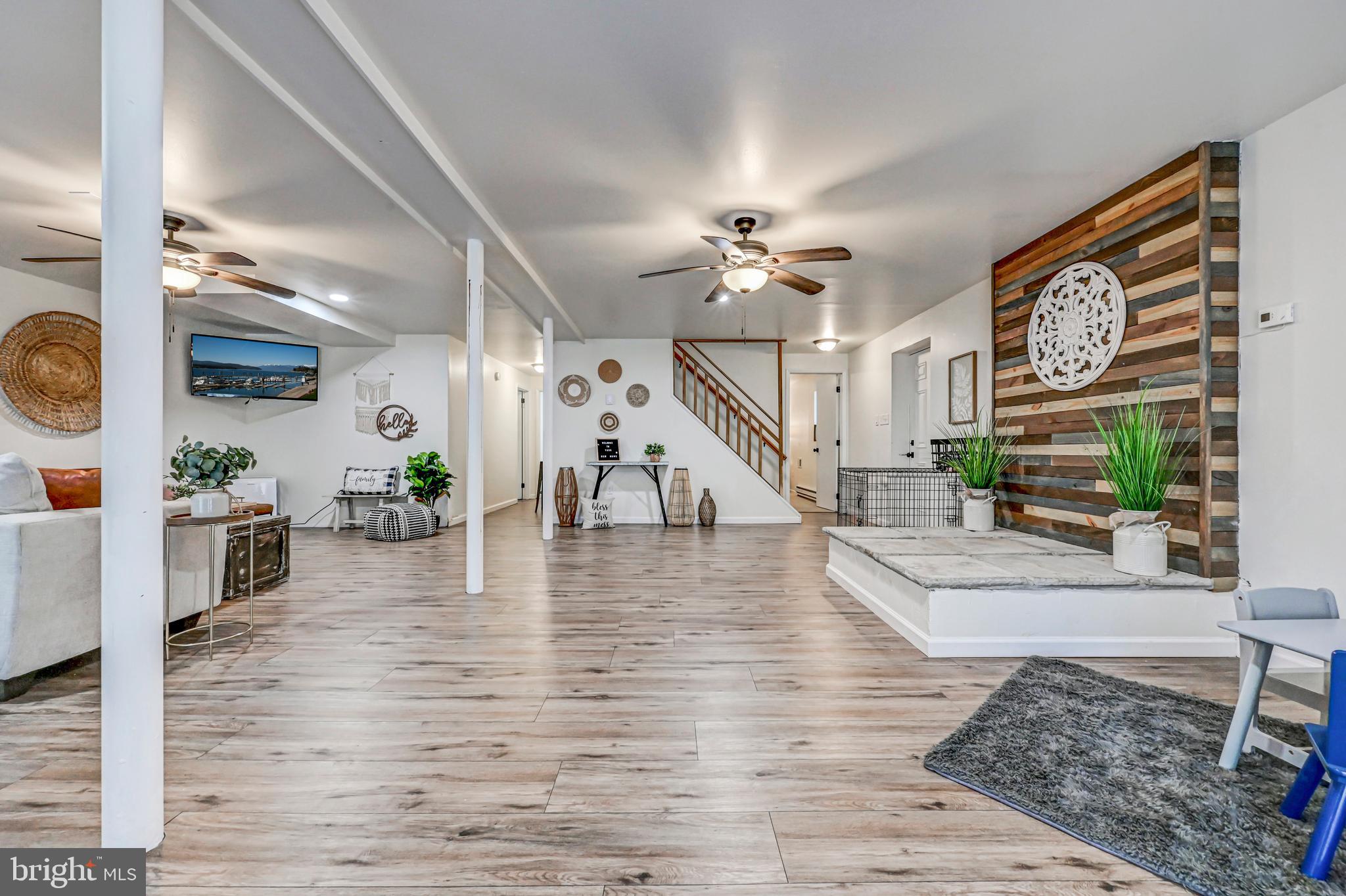 HOLIDAY POCONO - Residential