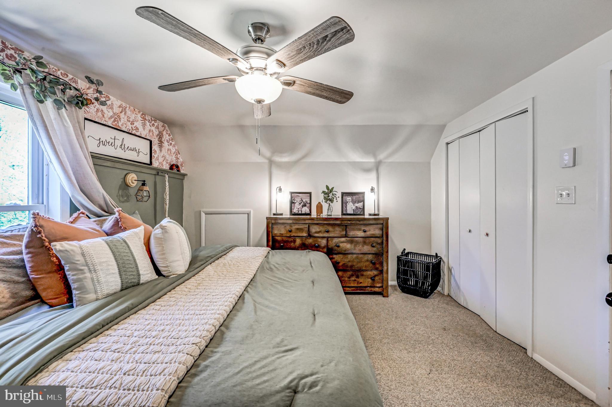 HOLIDAY POCONO - Residential