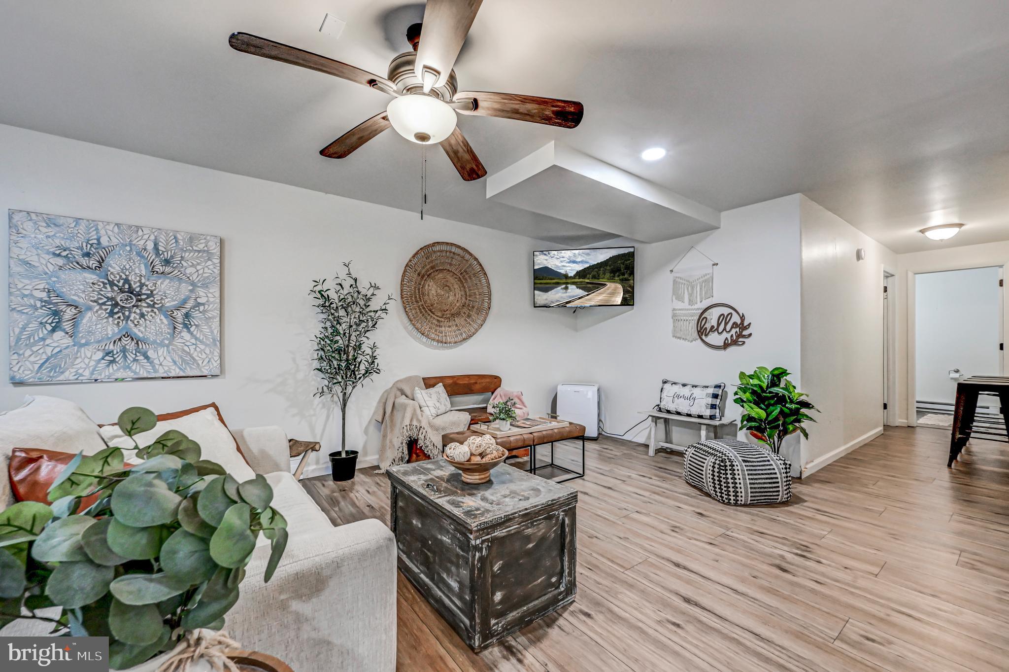 HOLIDAY POCONO - Residential