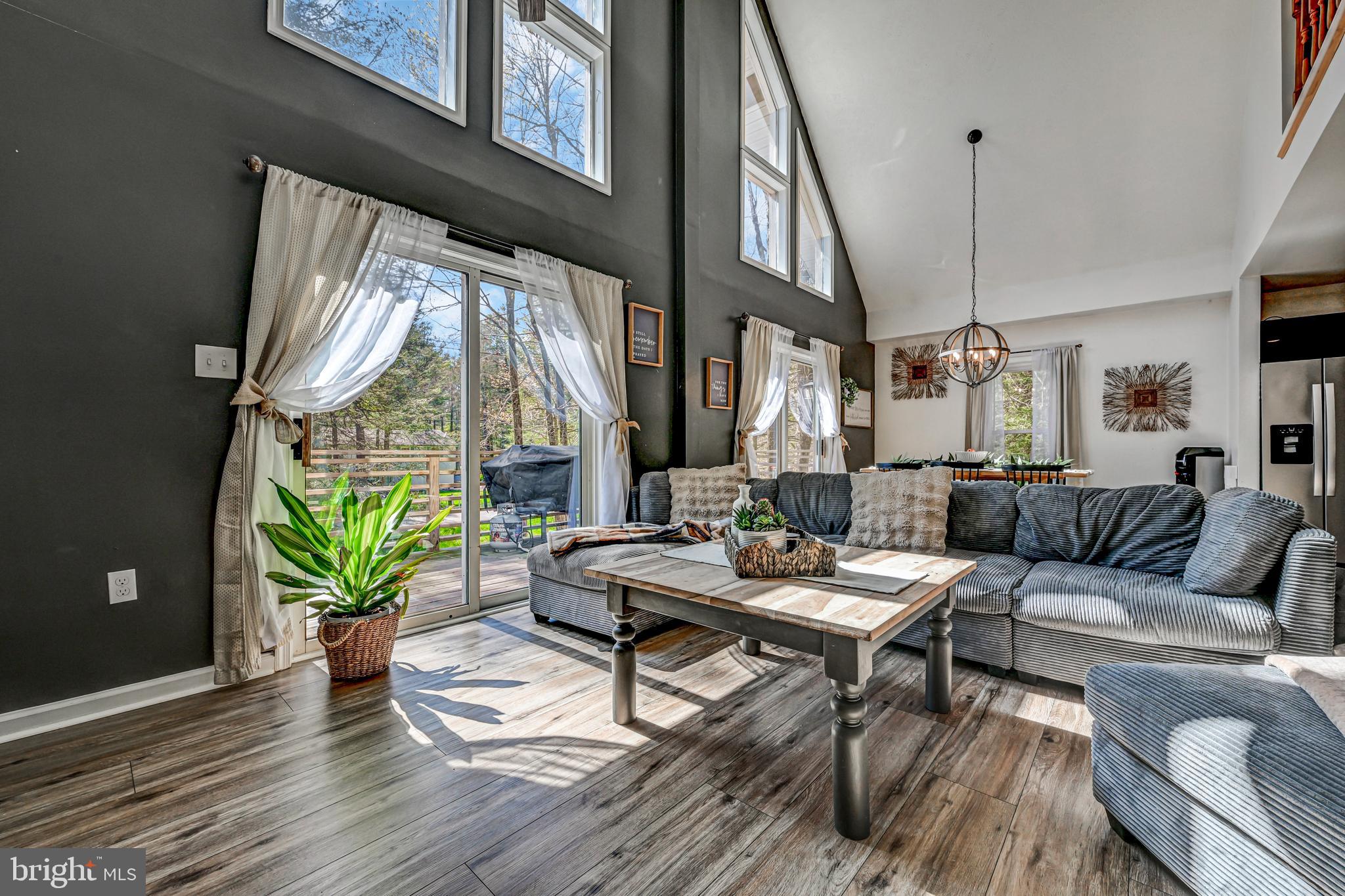 HOLIDAY POCONO - Residential