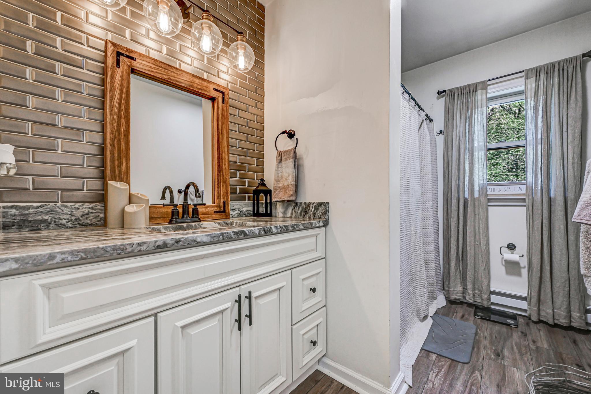 HOLIDAY POCONO - Residential