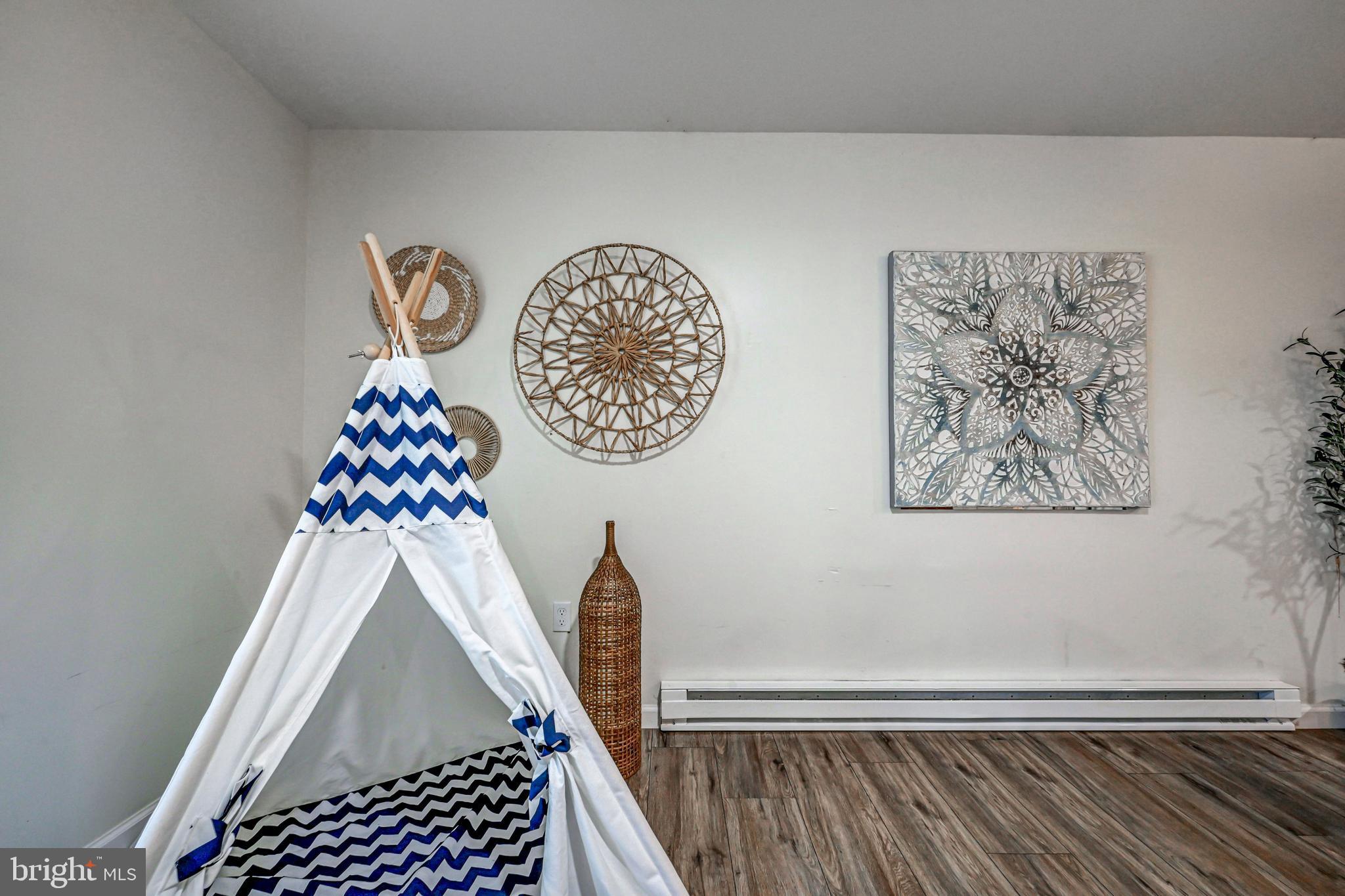 HOLIDAY POCONO - Residential